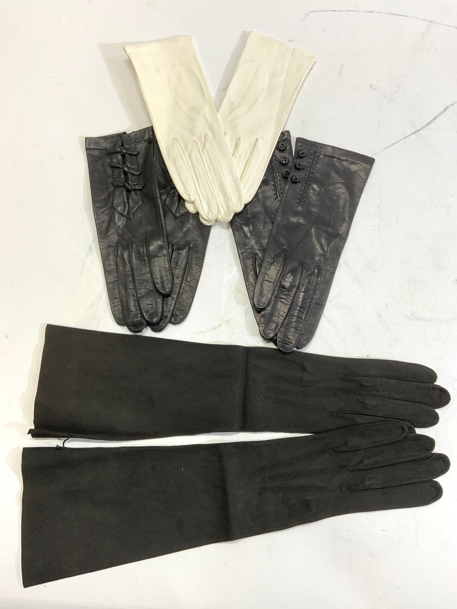 4 Pairs Luxury Leather Gloves, Chevreau France+ (1 of 8)