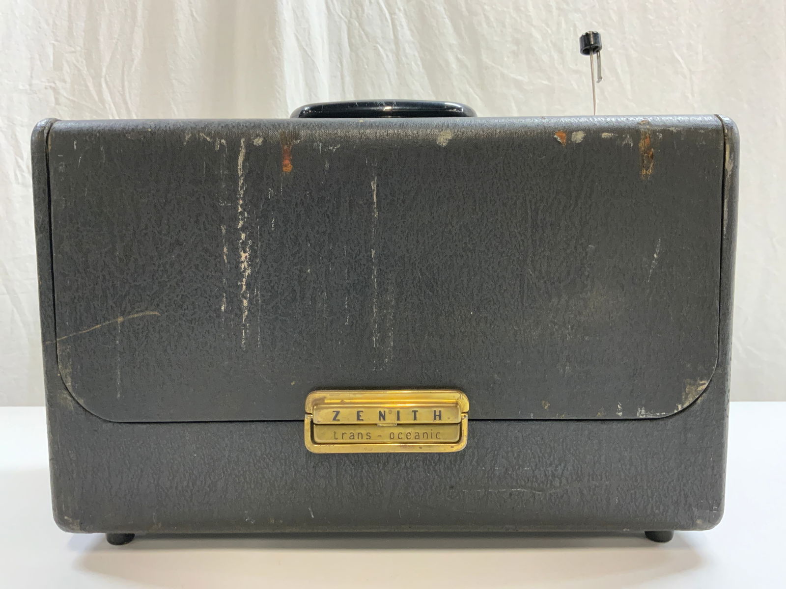 ZENITH TRANS OCEANIC Wave Magnet Radio (1 of 9)