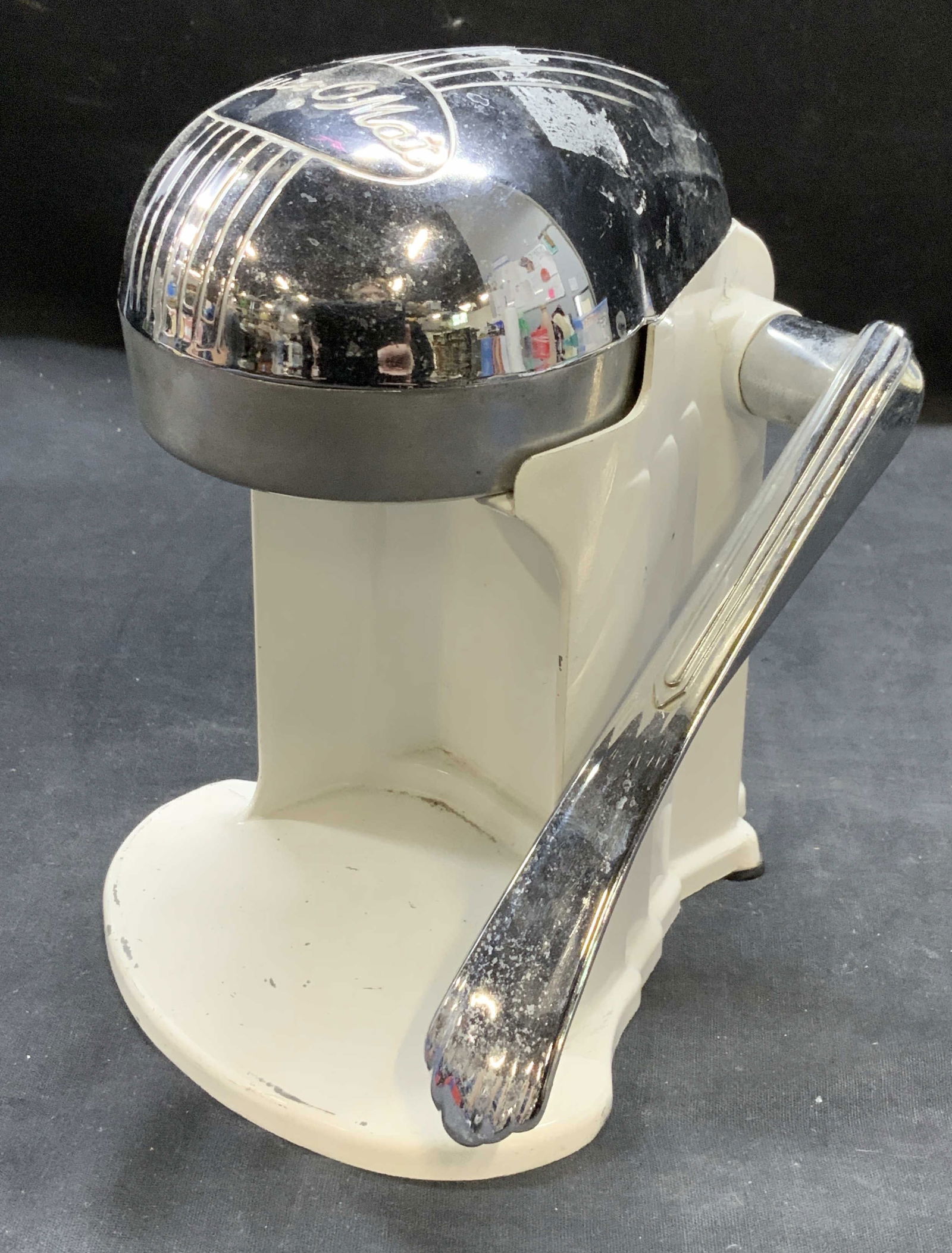 Vintage Juice O Mat White Enameled Juicer (1 of 6)