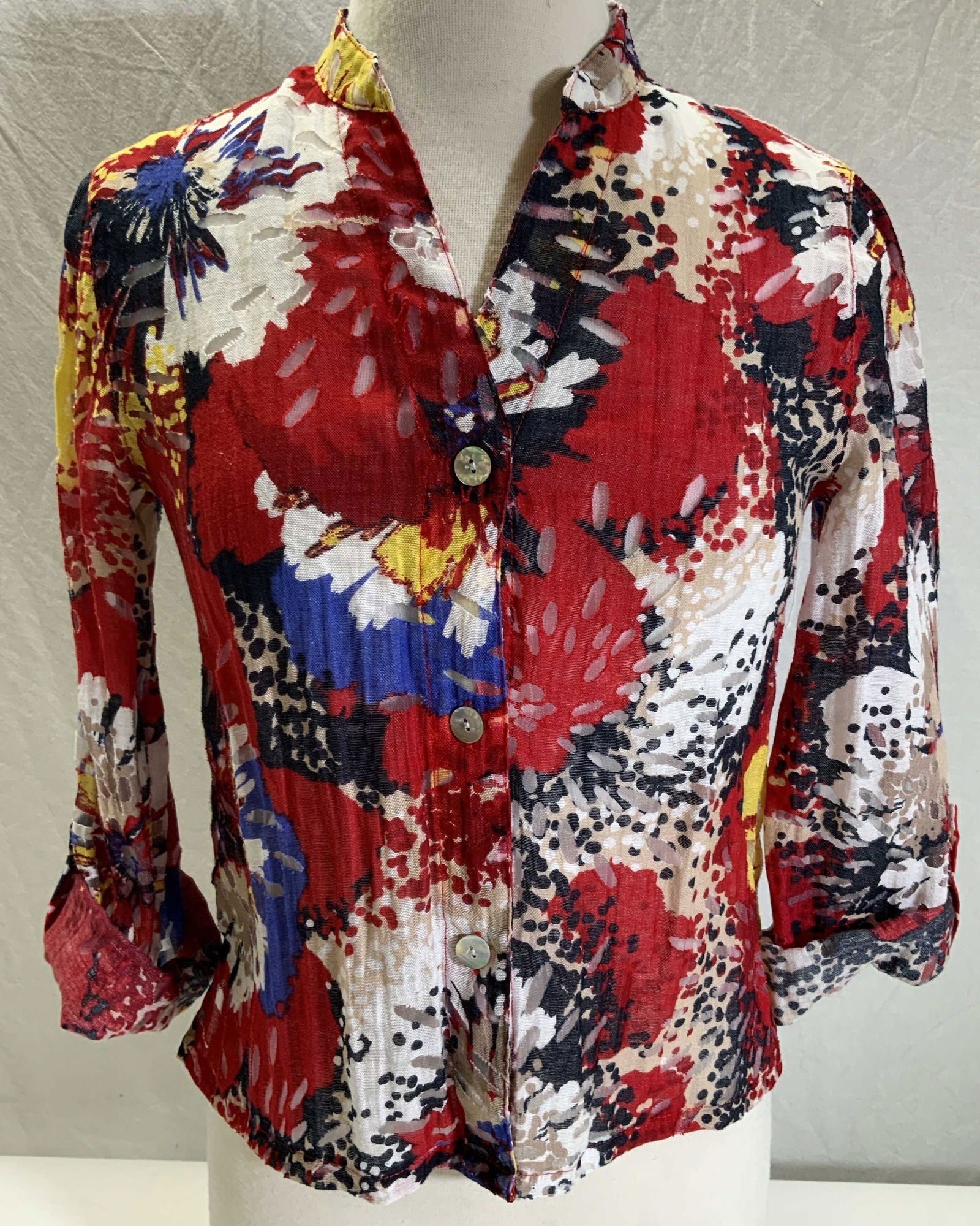 Ruby Rd Abstract Print Top w Abalone Buttons (1 of 7)