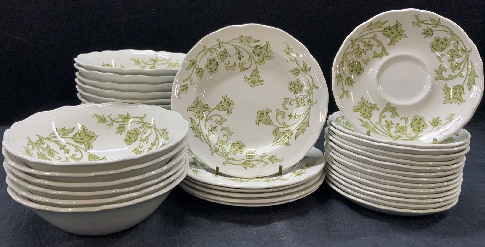 Set Royal Staffordshire Ironstone Dishes, England (1 of 9)