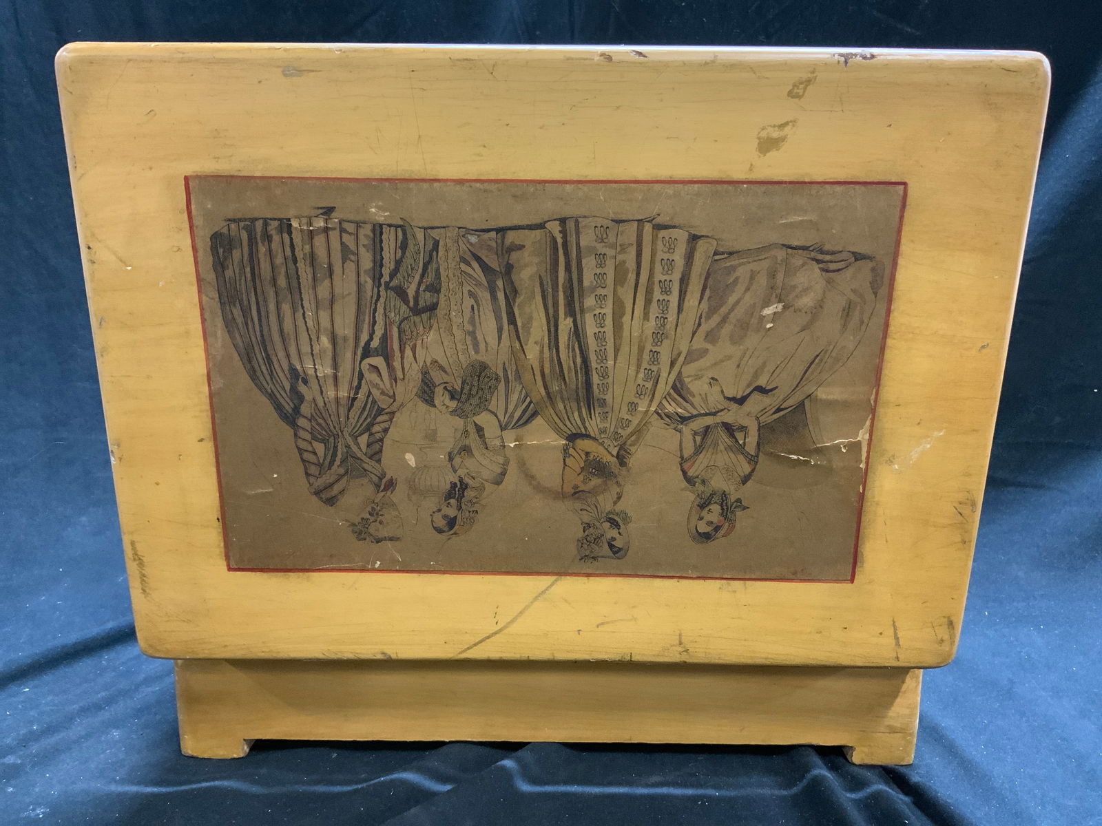 Vintage Keepsake Box W Etching Of Female Figures (1 of 10)