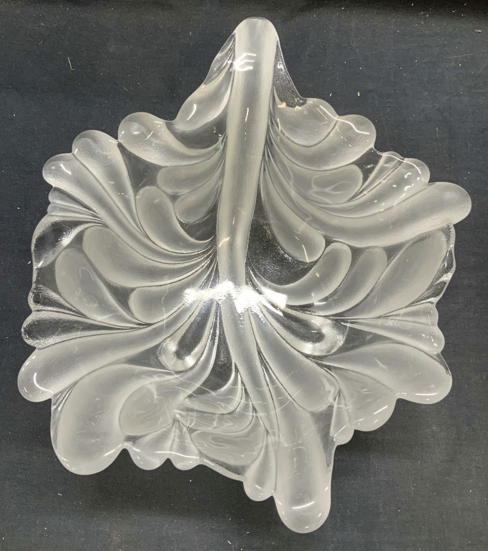 Frosted Glass Leaf Bowl (1 of 6)