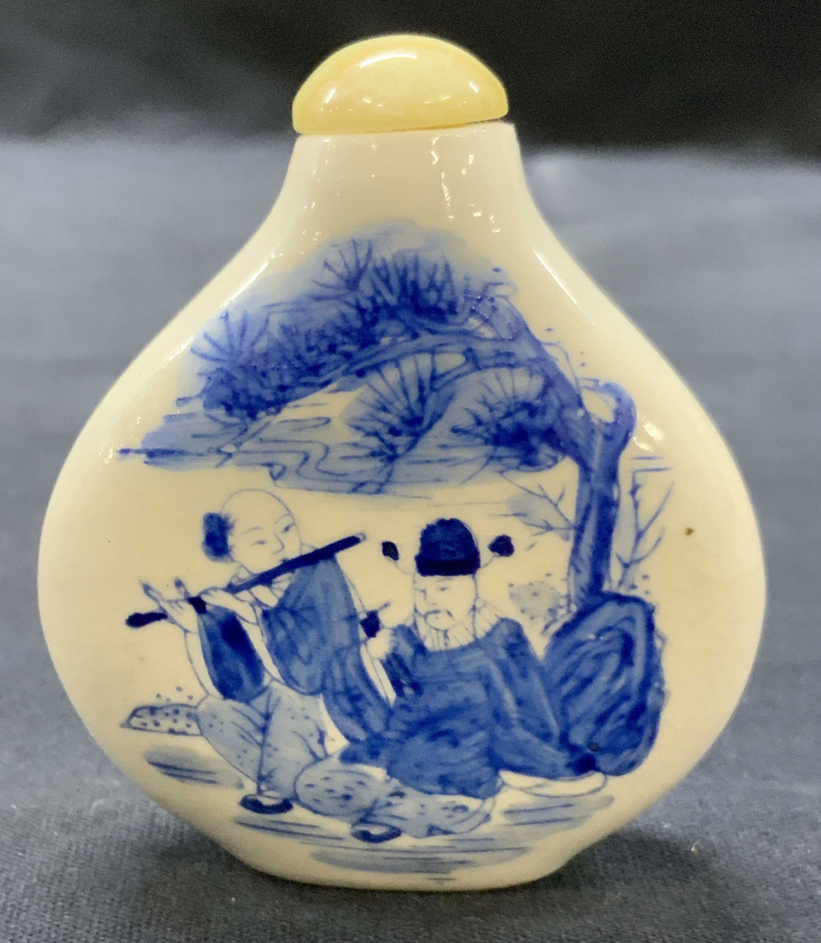 Vntg Hand Painted Asian Porcelain Snuff Bottle (1 of 8)