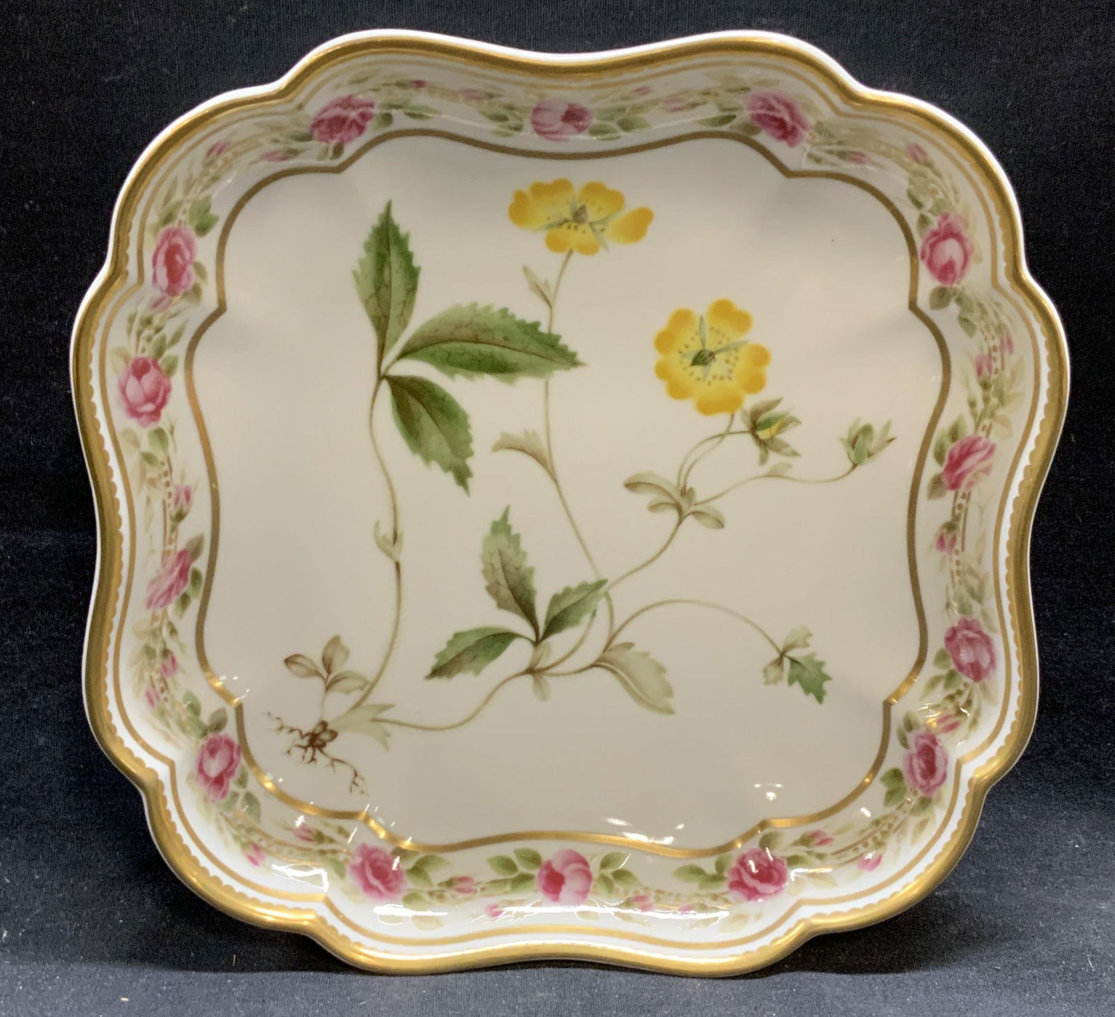 MMA Porcelain Potentilla Flower Dish (1 of 7)
