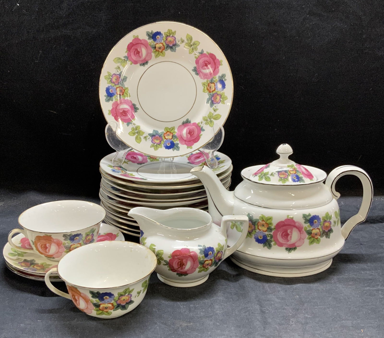 Lot 18 Phoenix, Bell, Laurel China Tableware (1 of 14)