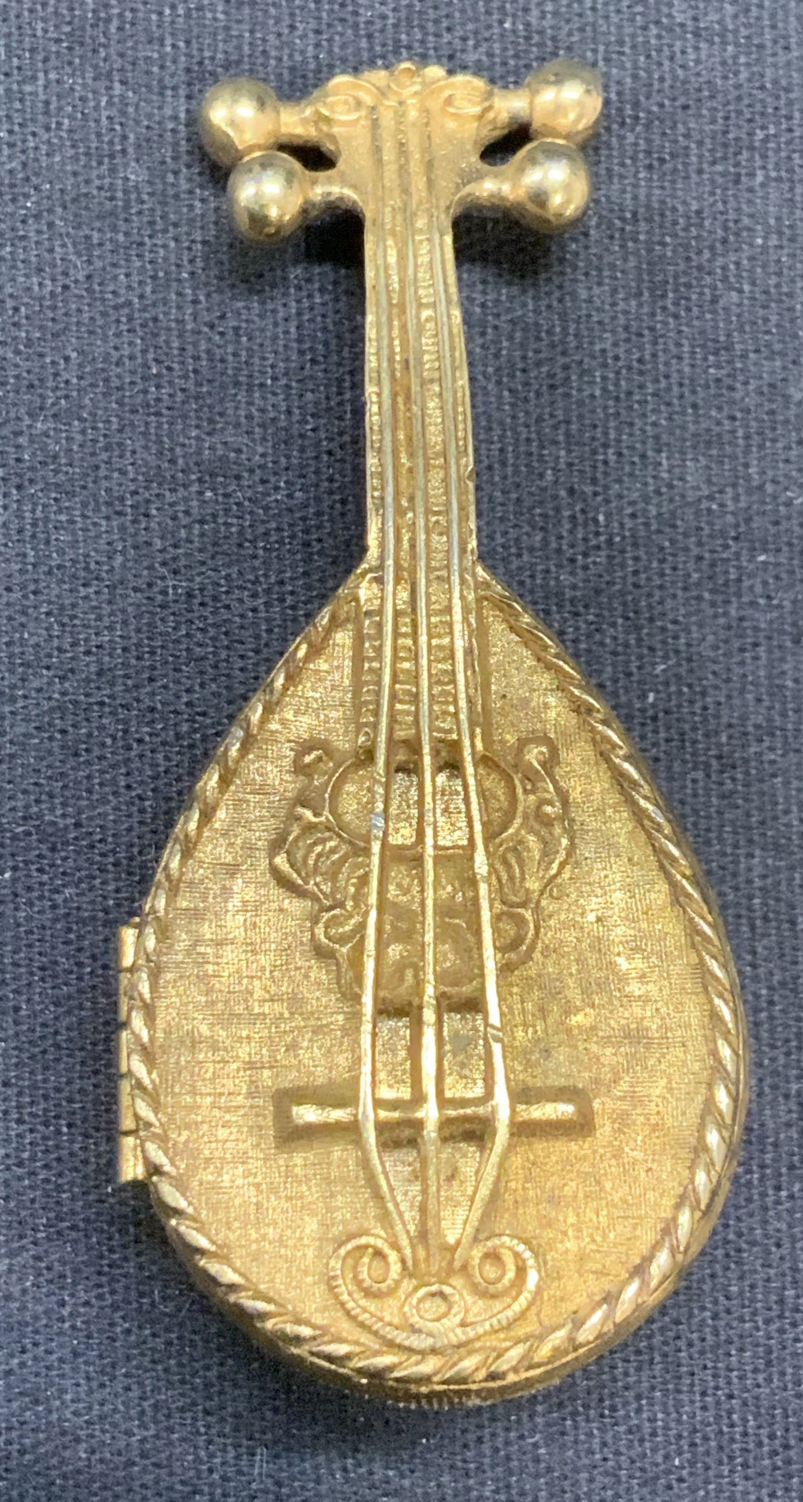 Vintage Avon Gold Tn Mandolin Perfume Case (1 of 6)