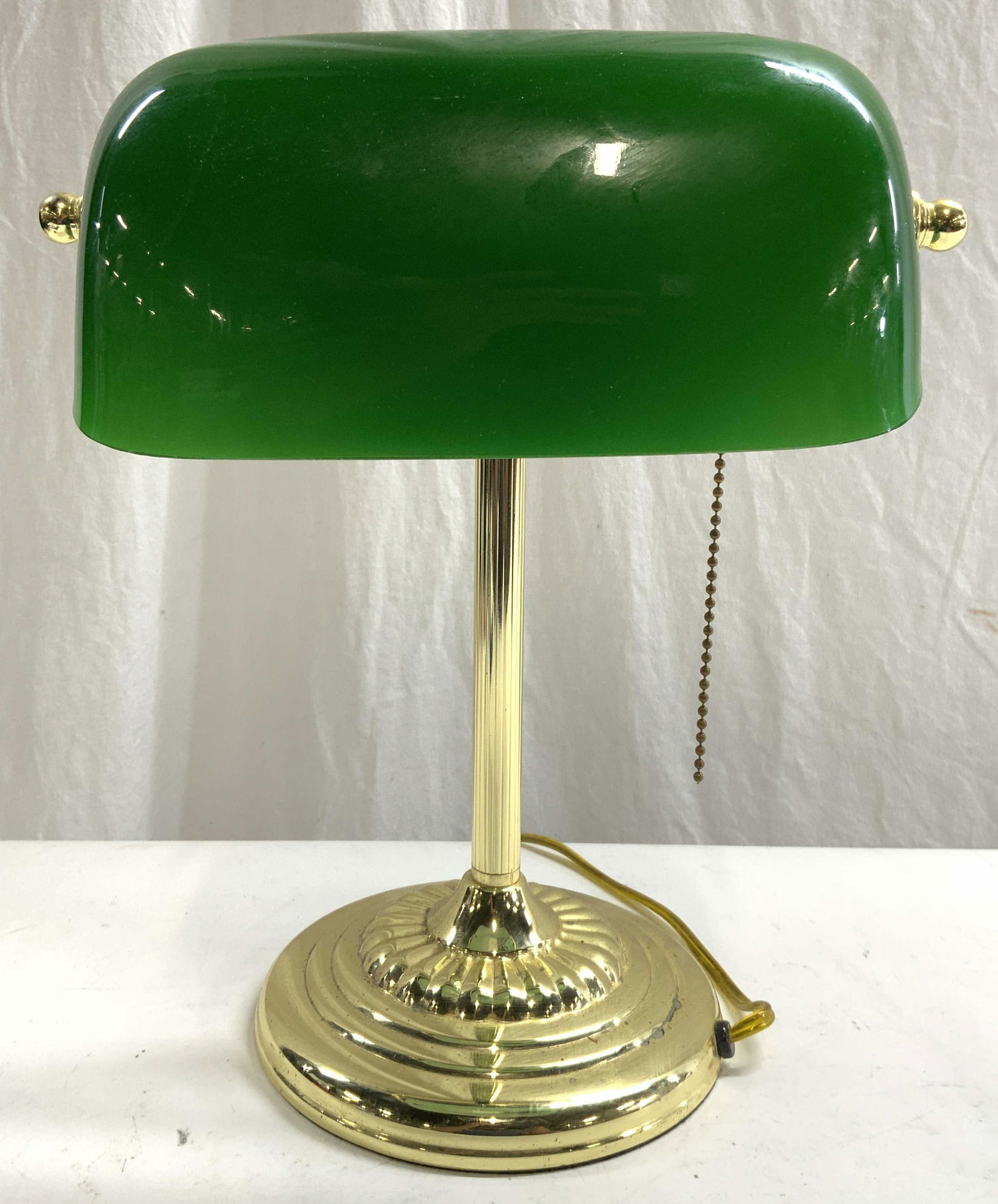 Vtg Bankers Lamp W Green Shade & Beaded Pull Switch (1 of 8)