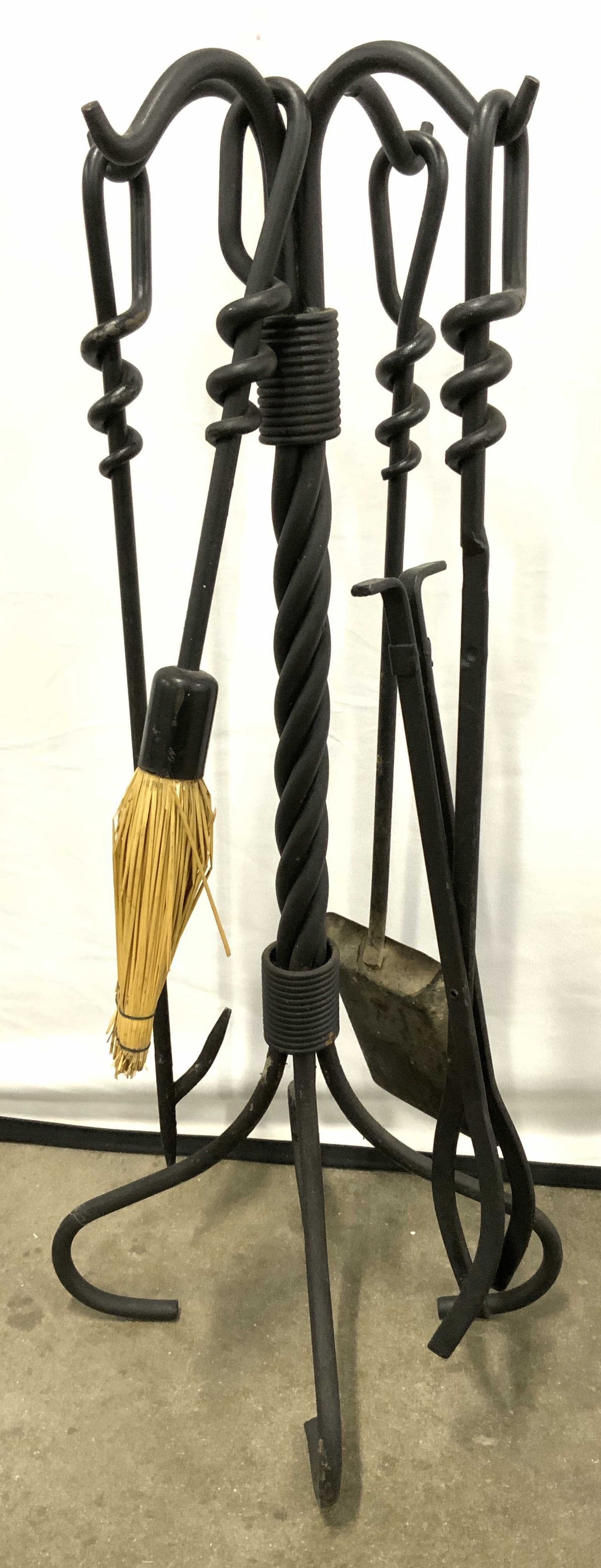 Set 5 Iron Fireplace Tools W Stand (1 of 6)