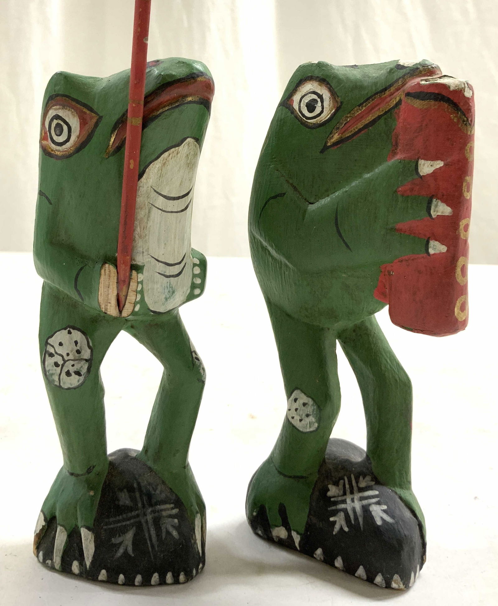 Lot 2 Hand Painted Carved Wooden Frog Figurals (1 of 8)