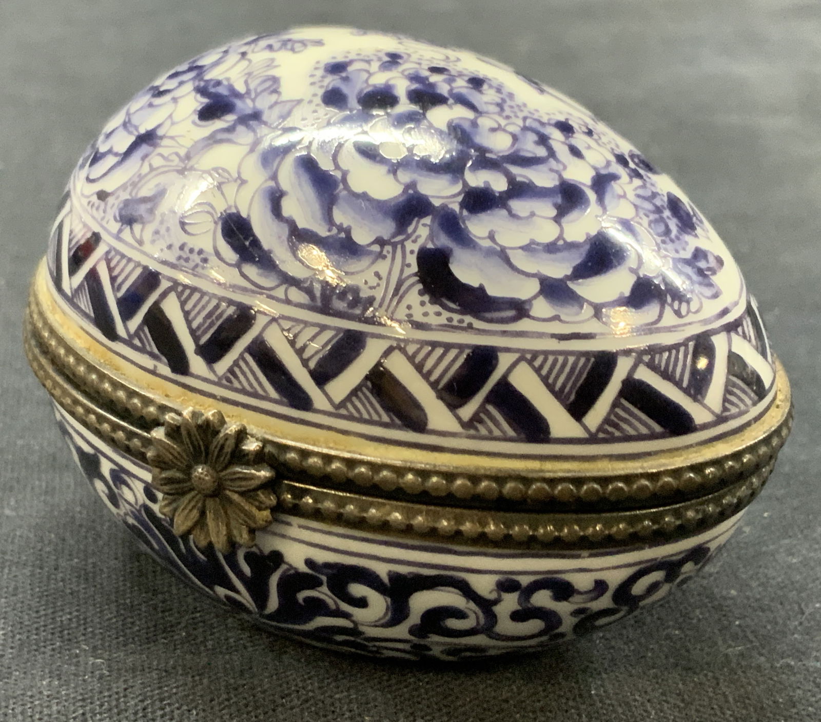Vintage Hand Painted Asian Porcelain Egg Pill Box (1 of 6)