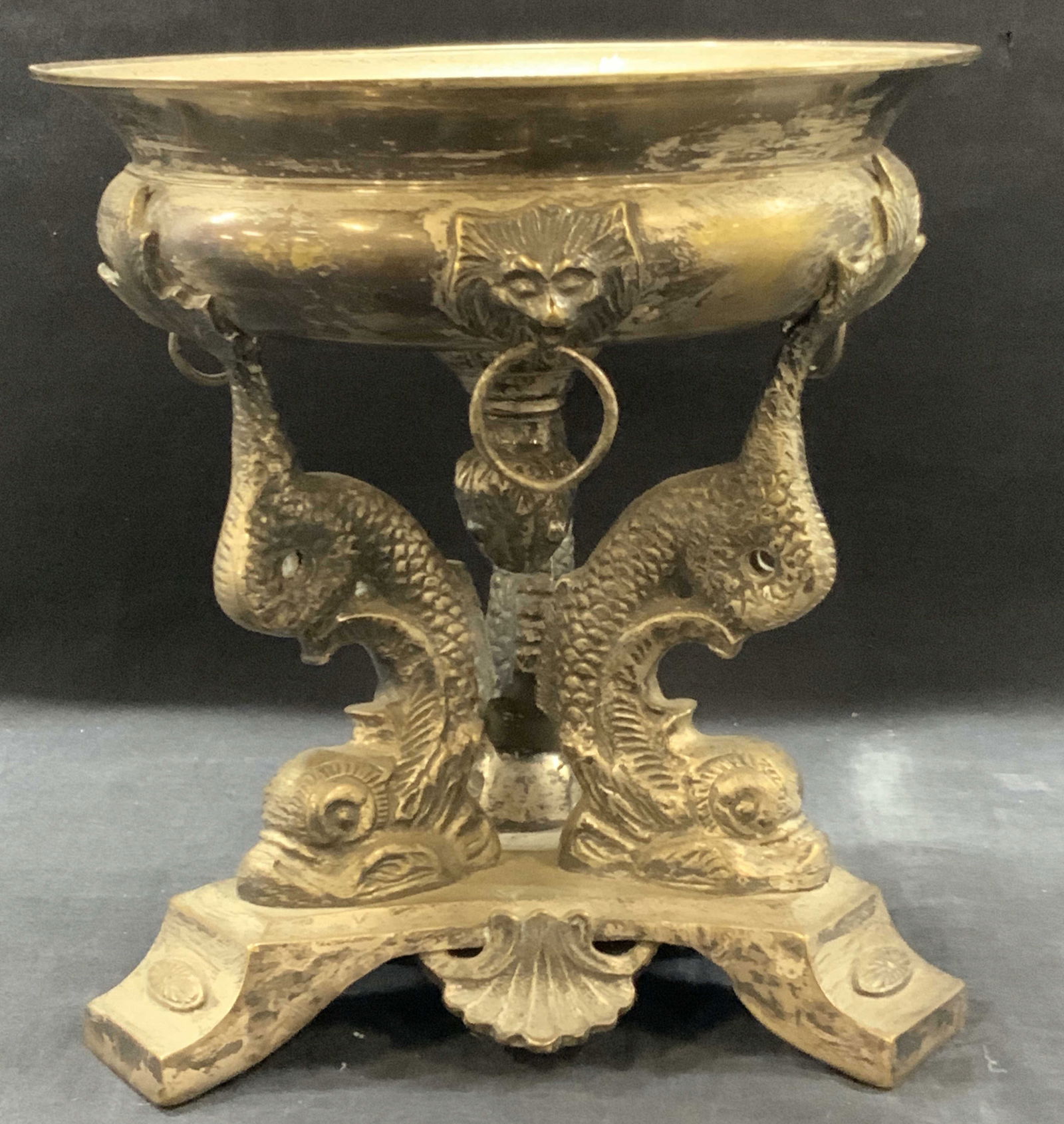 Silver Plate Vintage Fish Footed Bowl (1 of 9)