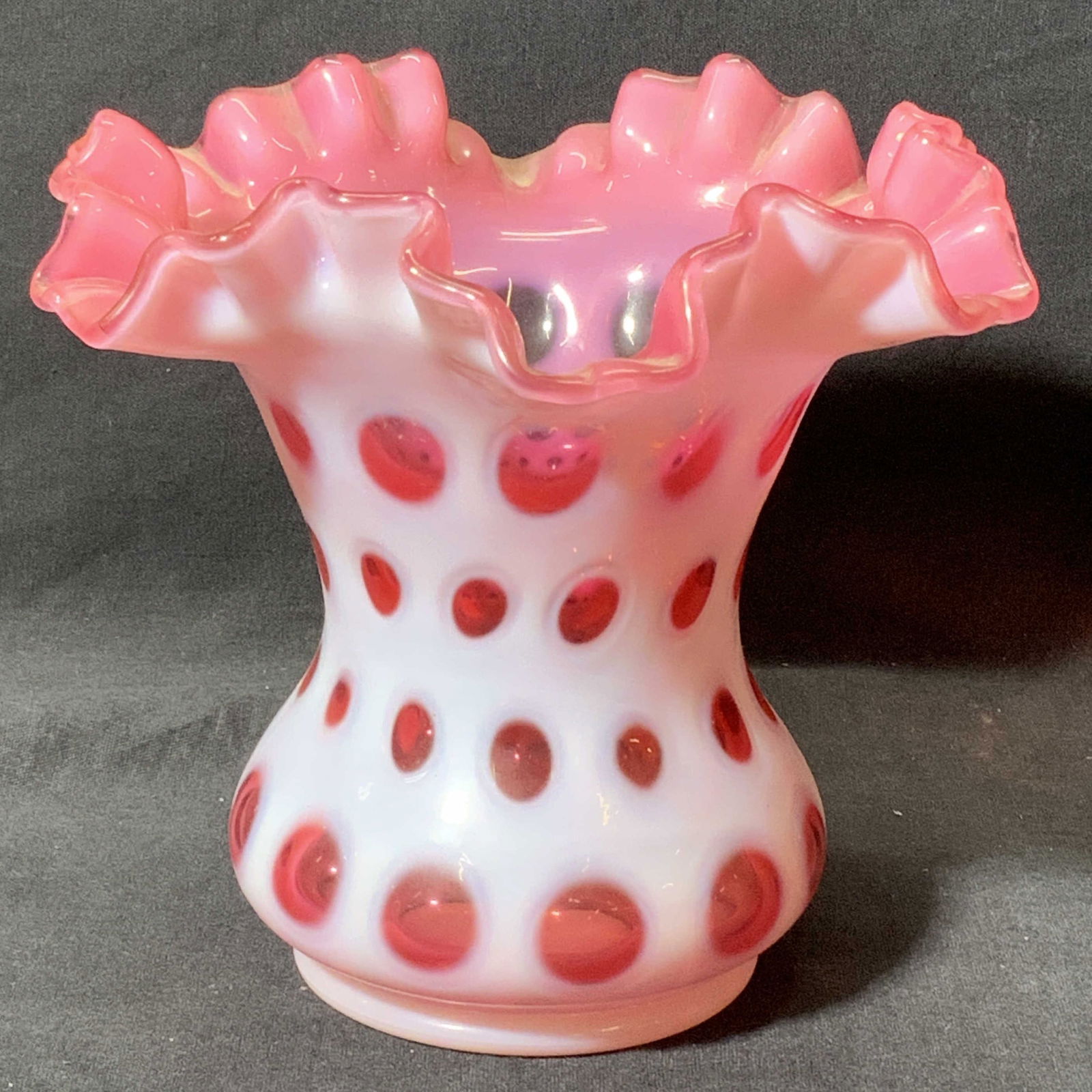 Fenton Coin Dot Handkerchief Glass Vase (1 of 6)