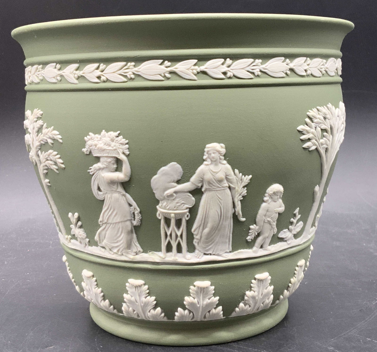 WEDGWOOD Green Jasperware Planter, England (1 of 10)