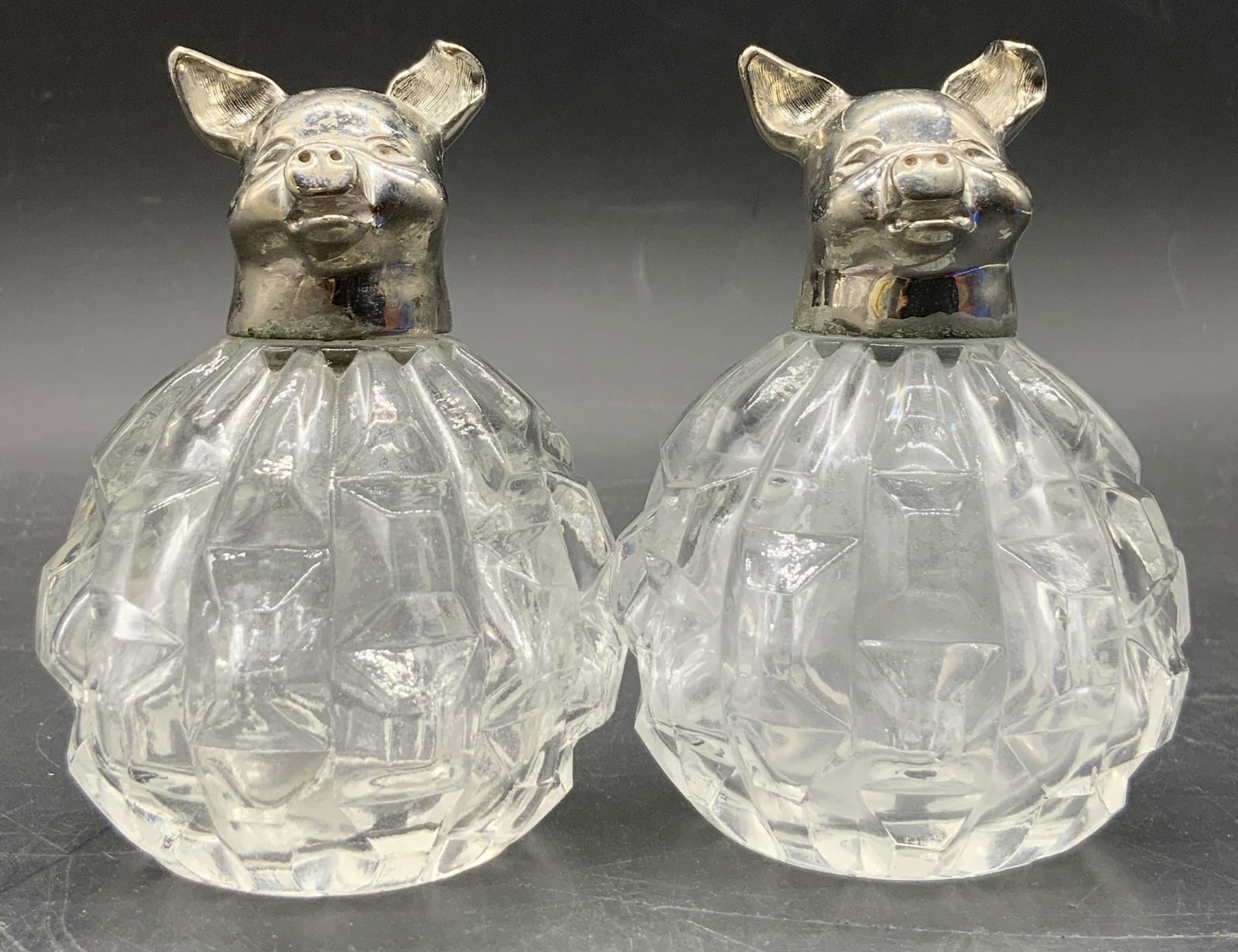 Pair Vntg Pig Head Figural Salt & Pepper Shakers (1 of 8)