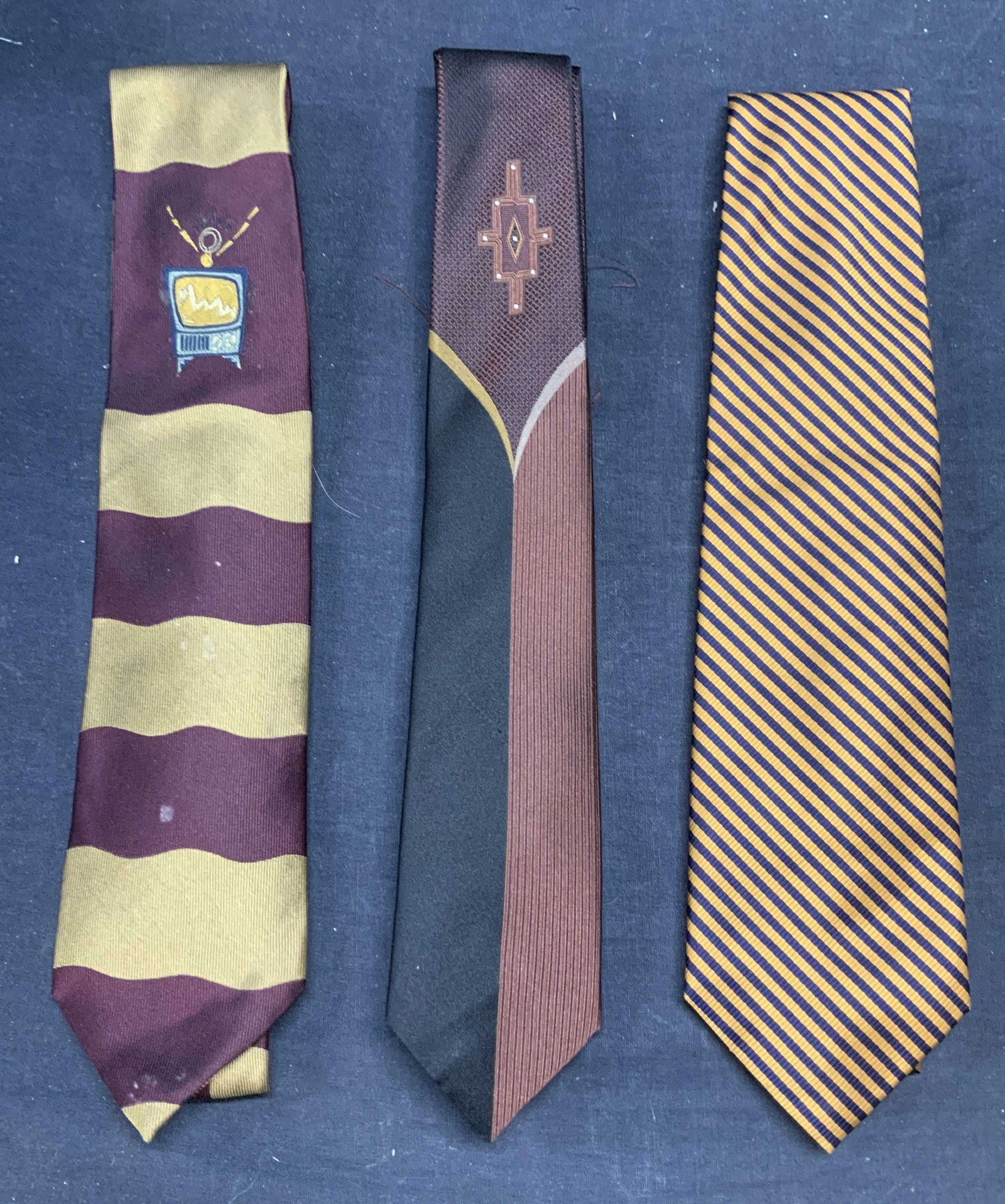 Lot 3 Gitman, Format, Lee Allison Silk Ties (1 of 8)