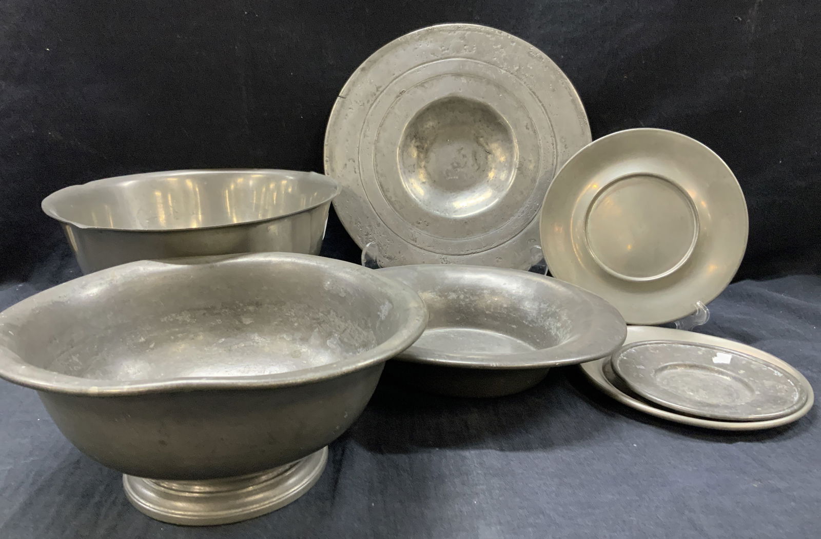 Lot 8 Vtg Pewter Bowls & Dishes (1 of 12)