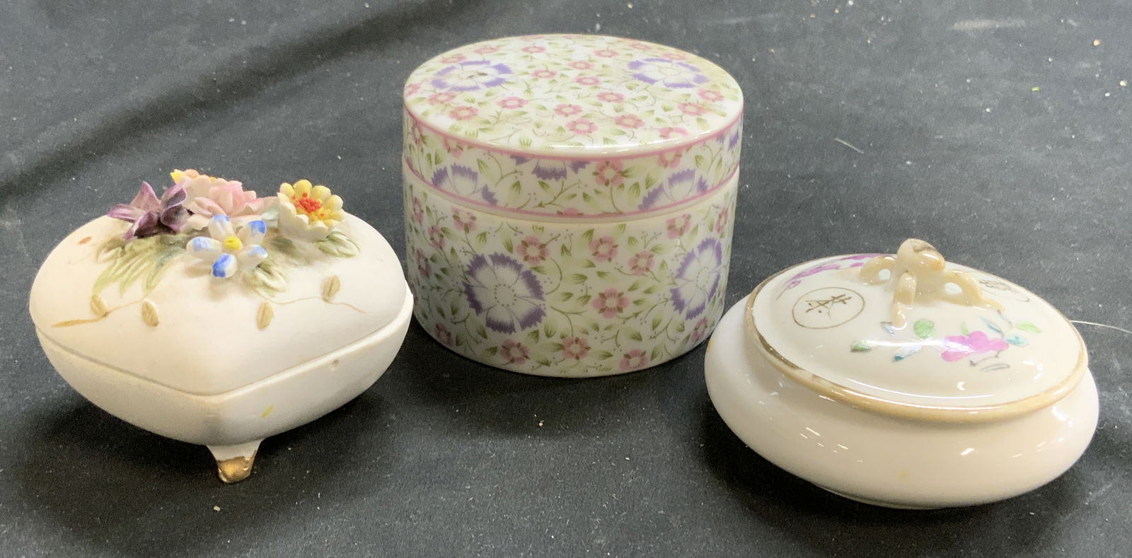 Lot 3 Vintage Lidded Porcelain Trinket Boxes (1 of 8)