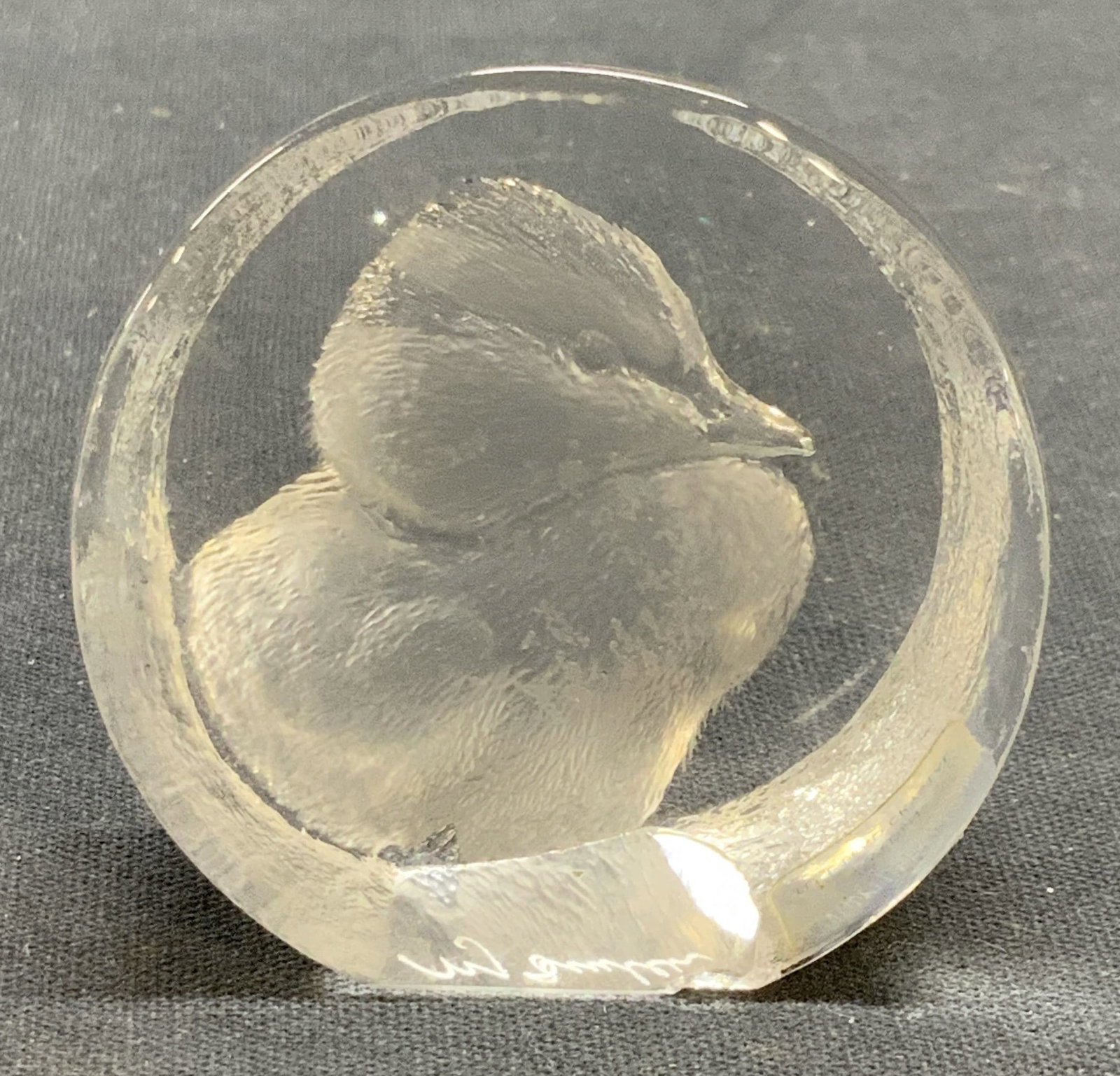 Mats JONASSON Crystal Duck Figural, Sweden: Mats JONASSON crystal duck motif Figural. Signed to underside. Made in Sweden. Measures approx. 2 x 2 inches. Some surface wear including scratching observed. Mats JONASSON, mats JONASSON Figural, mat