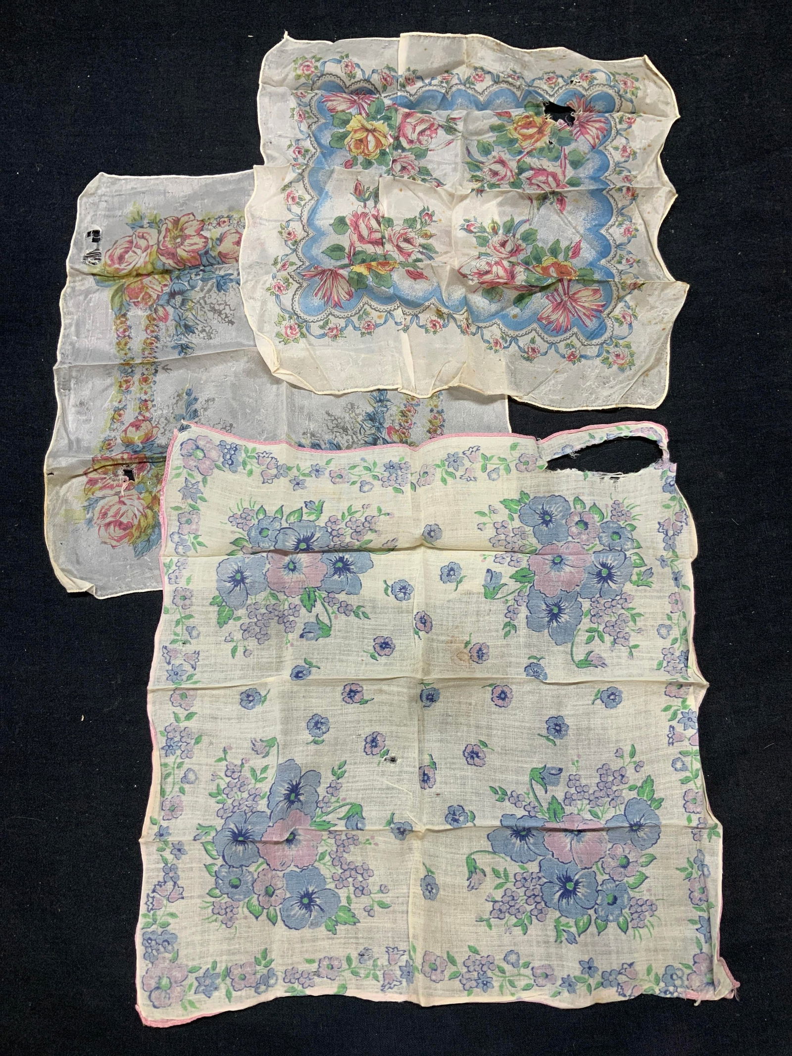 Lot 3 Vintage Silk & Cotton Floral Handkerchiefs (1 of 7)