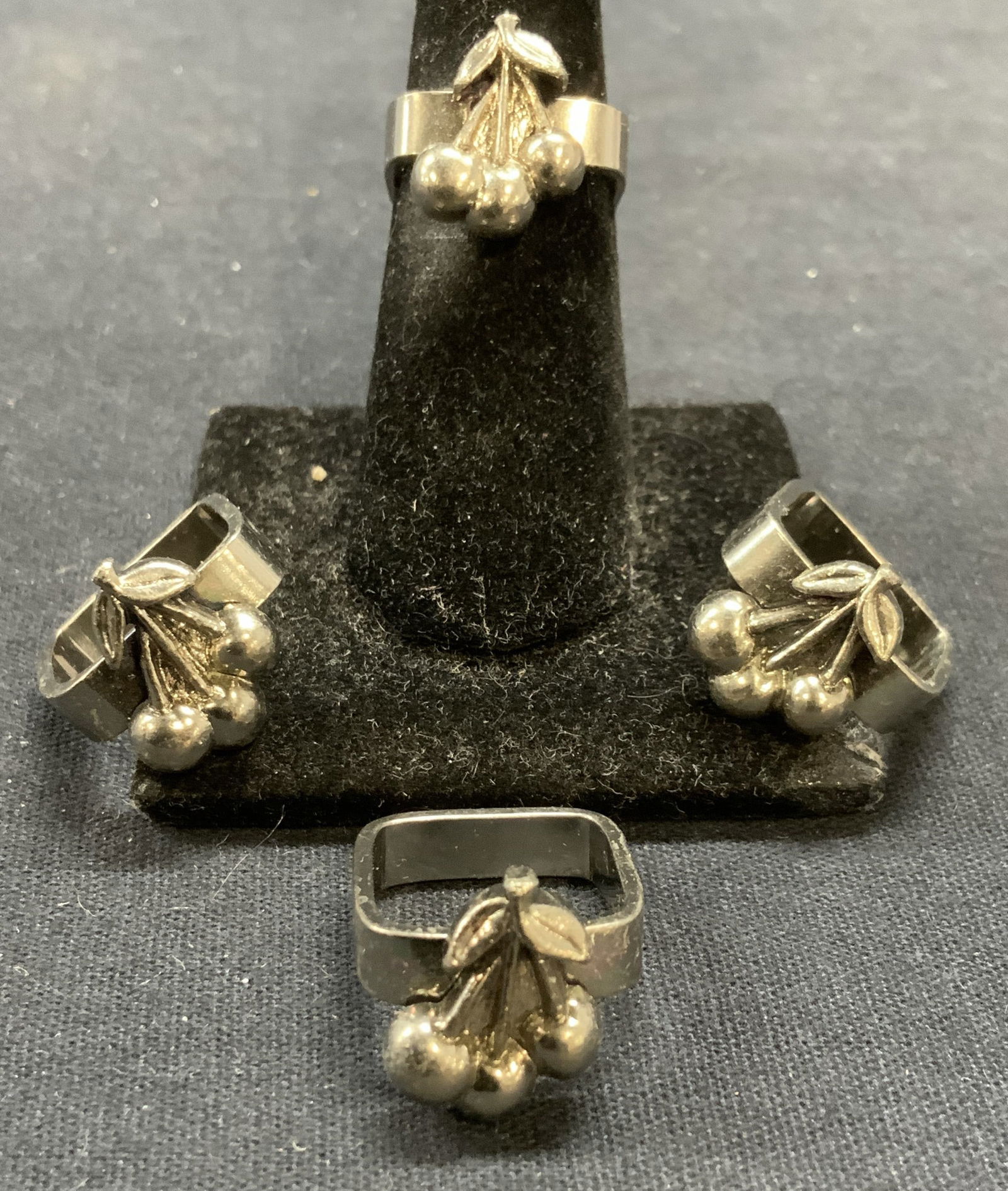 Lot 4 Silver Tone Cherry Rings (1 of 6)