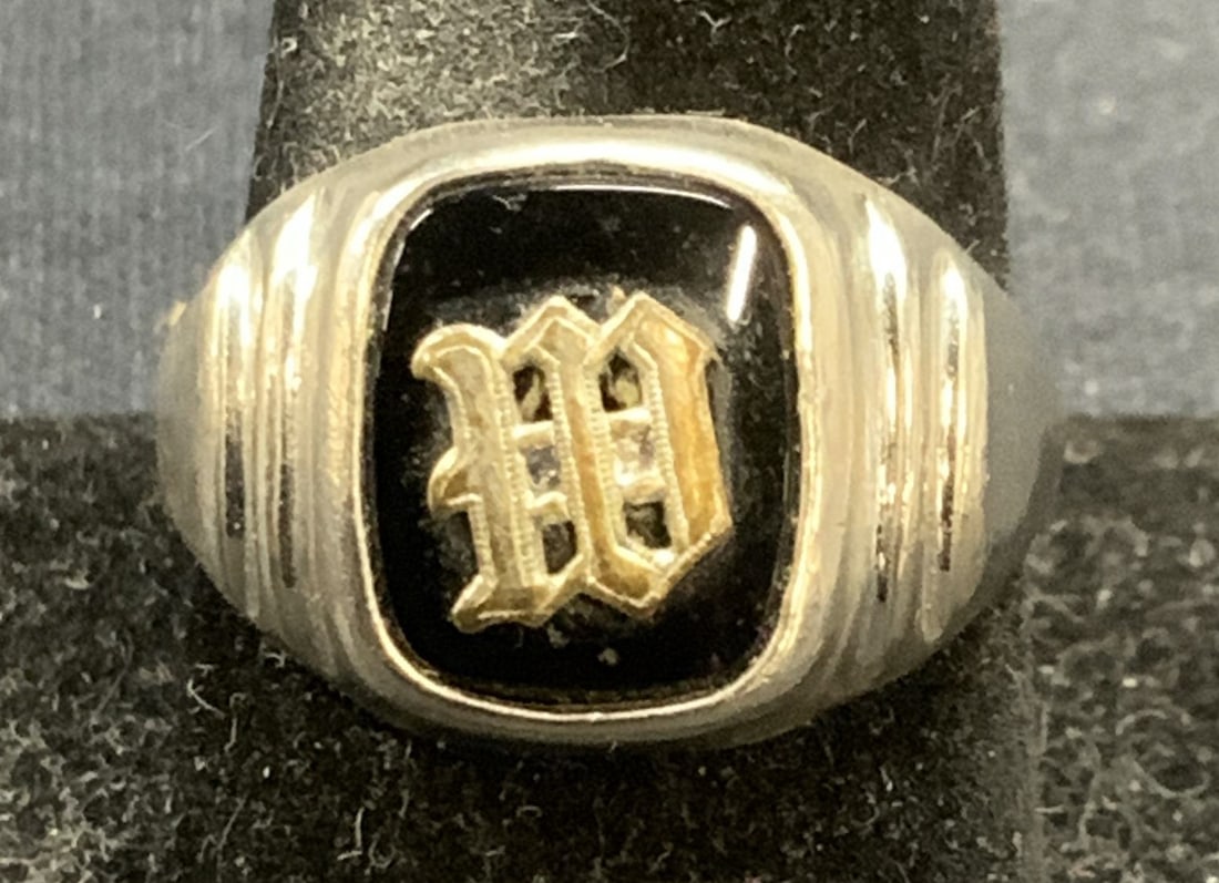 Vintage Sterling Silver Signet Ring (1 of 6)