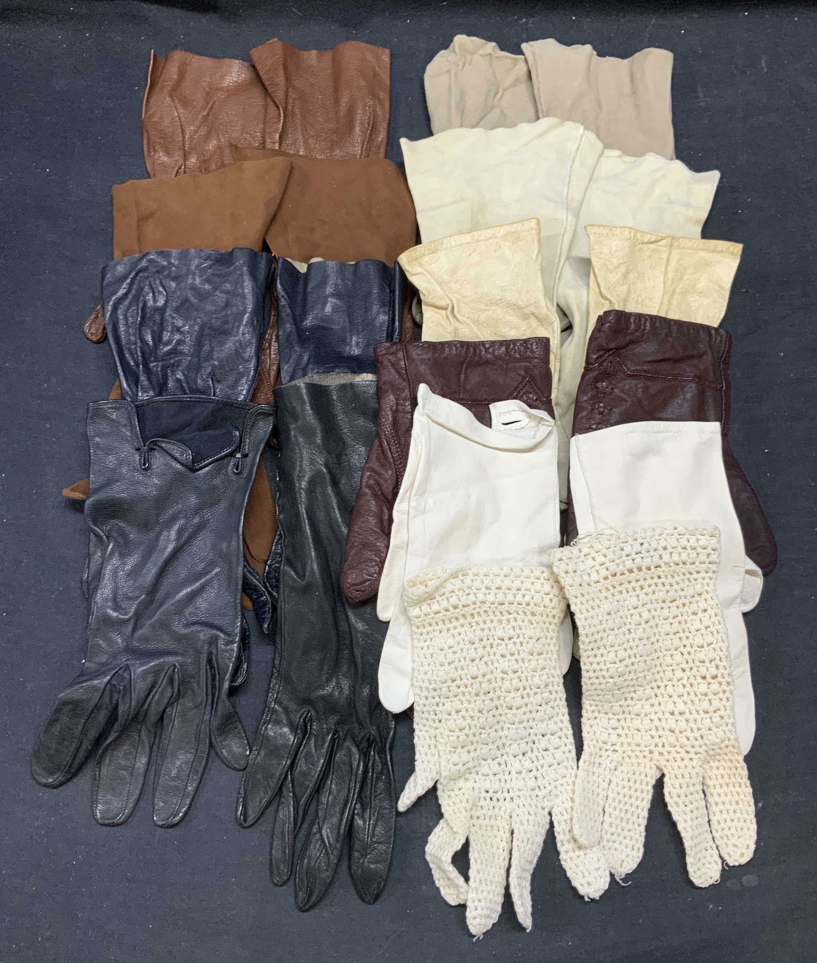 Group 9 Pairs Vtg Leather & Suede Gloves (1 of 13)