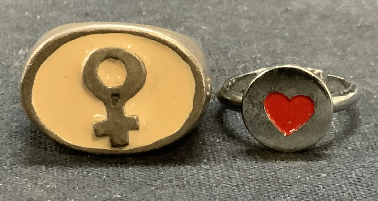 Lot 2 Silver Woman & Heart Signet Rings (1 of 8)