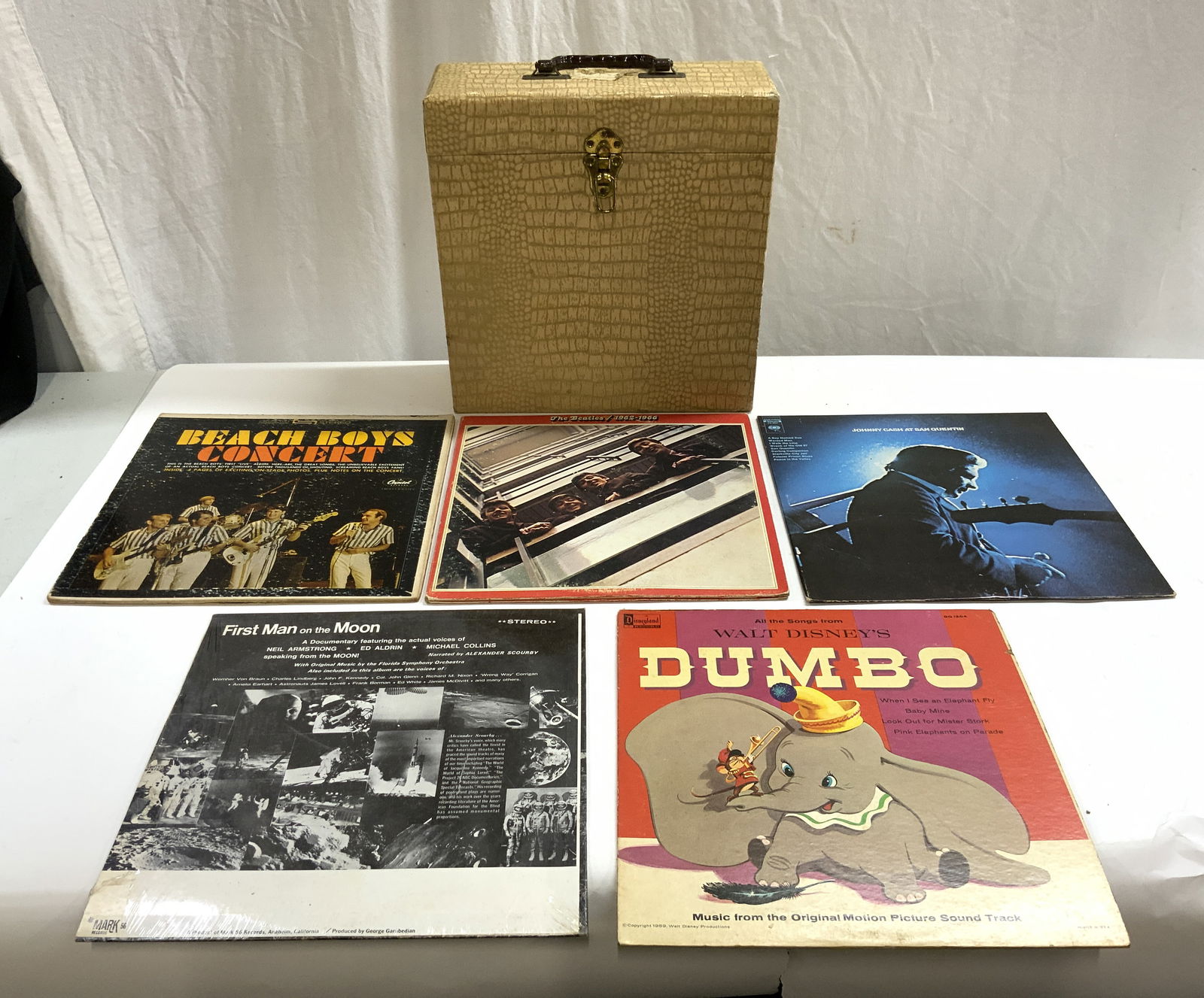 Lot 6 Record Holder & Records With Covers (1 of 8)