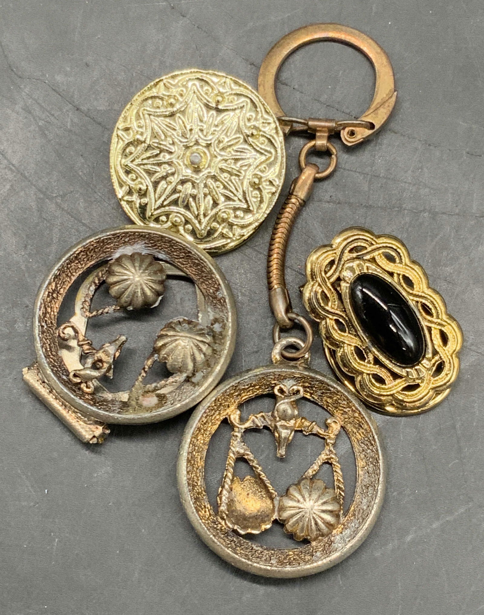 Lot 4 Vintage Metal Scarf Clips & More, Jewelry (1 of 8)