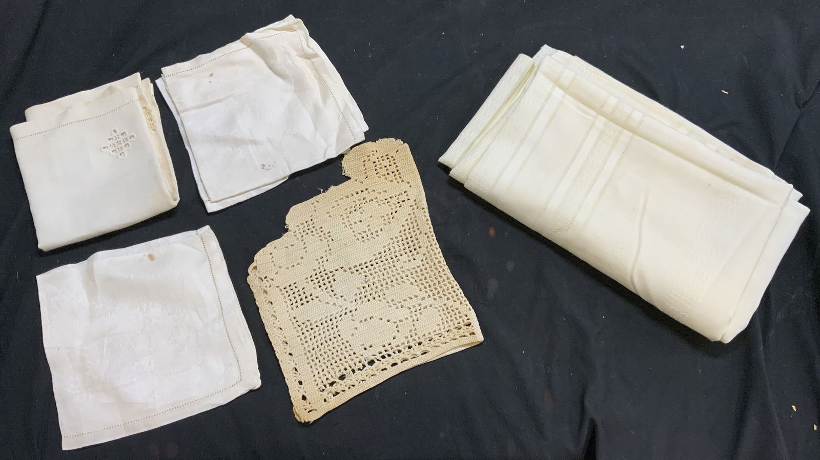 Lot 5 Vintage Table Linens Table Cloth (1 of 8)