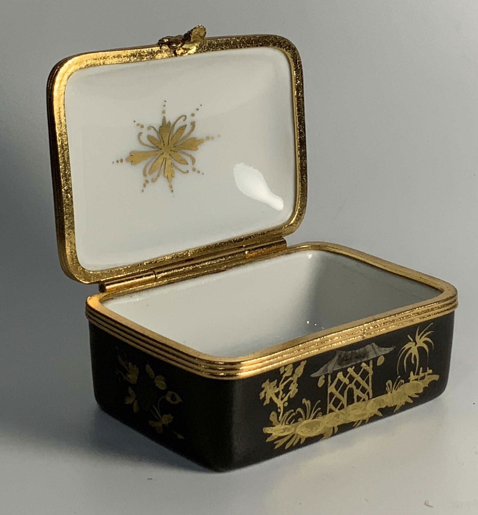 Small Porcelain Hand Painted Lidded Box, France (1 of 5)