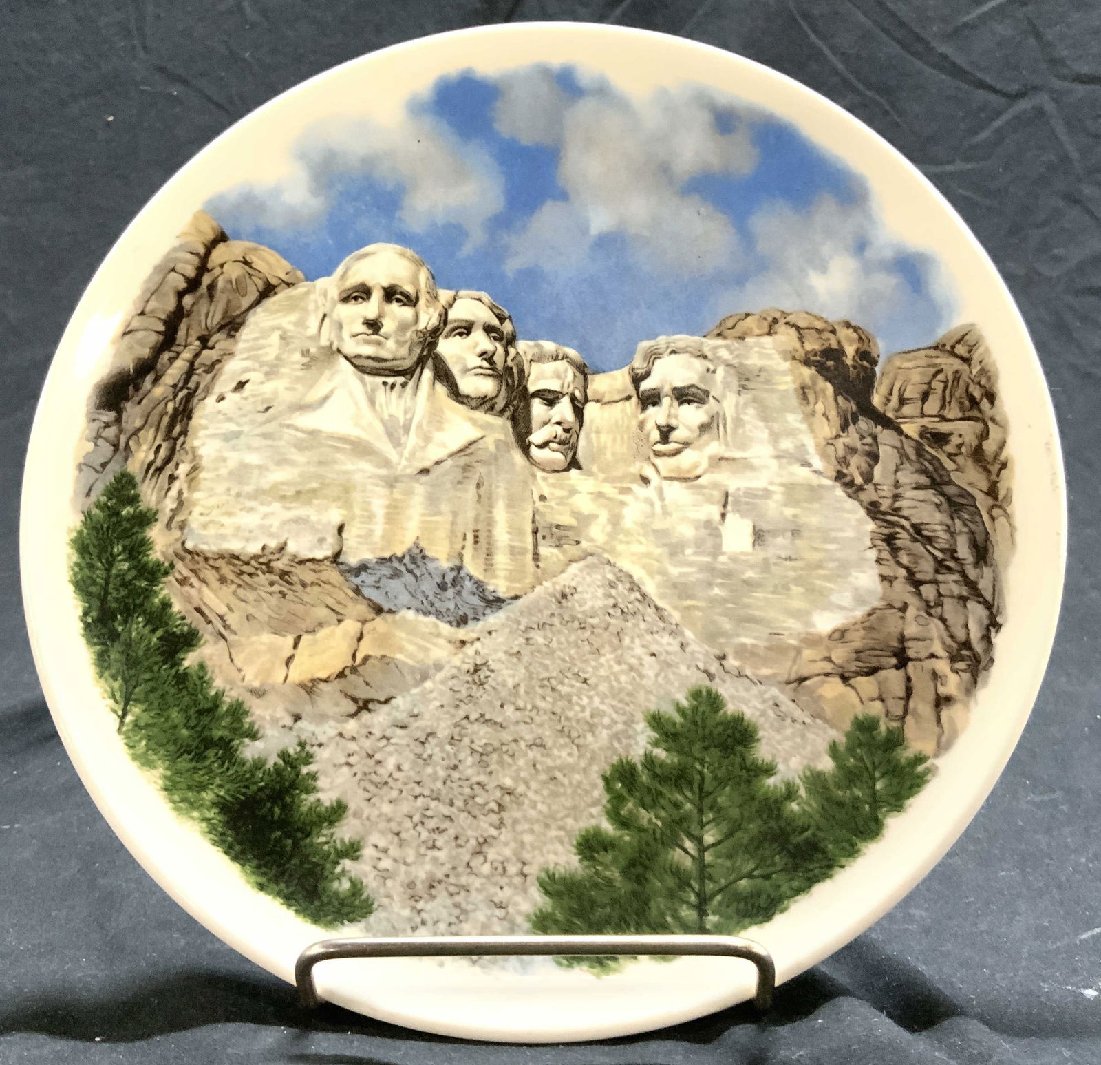 Porcelain Mount Rushmore Plate USA (1 of 7)