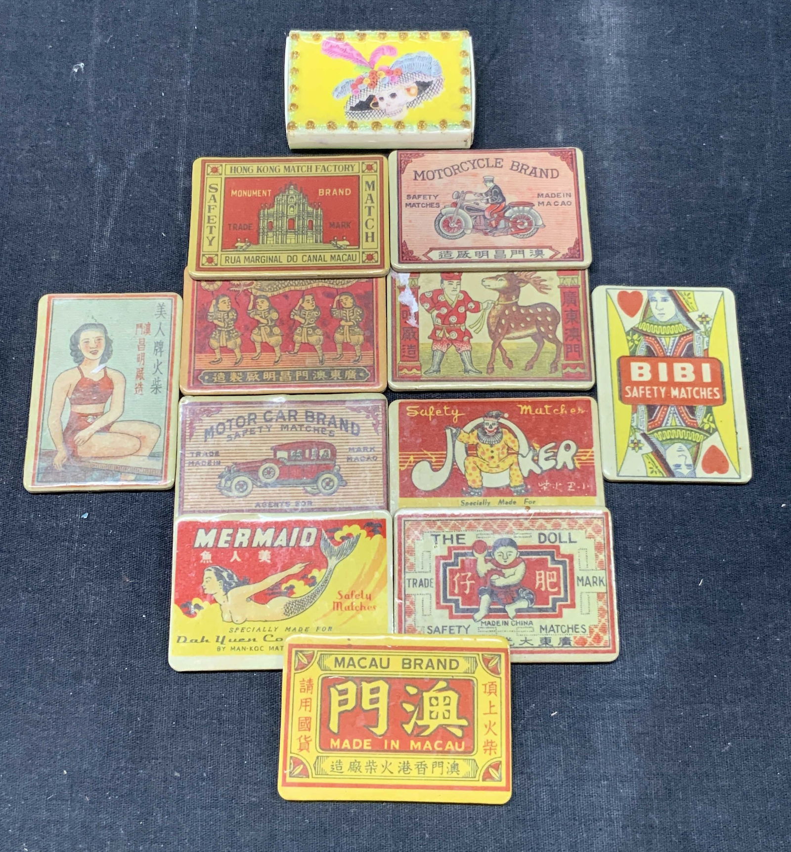 Lot 13 Vntg Asian Match Box Magnets & More (1 of 9)