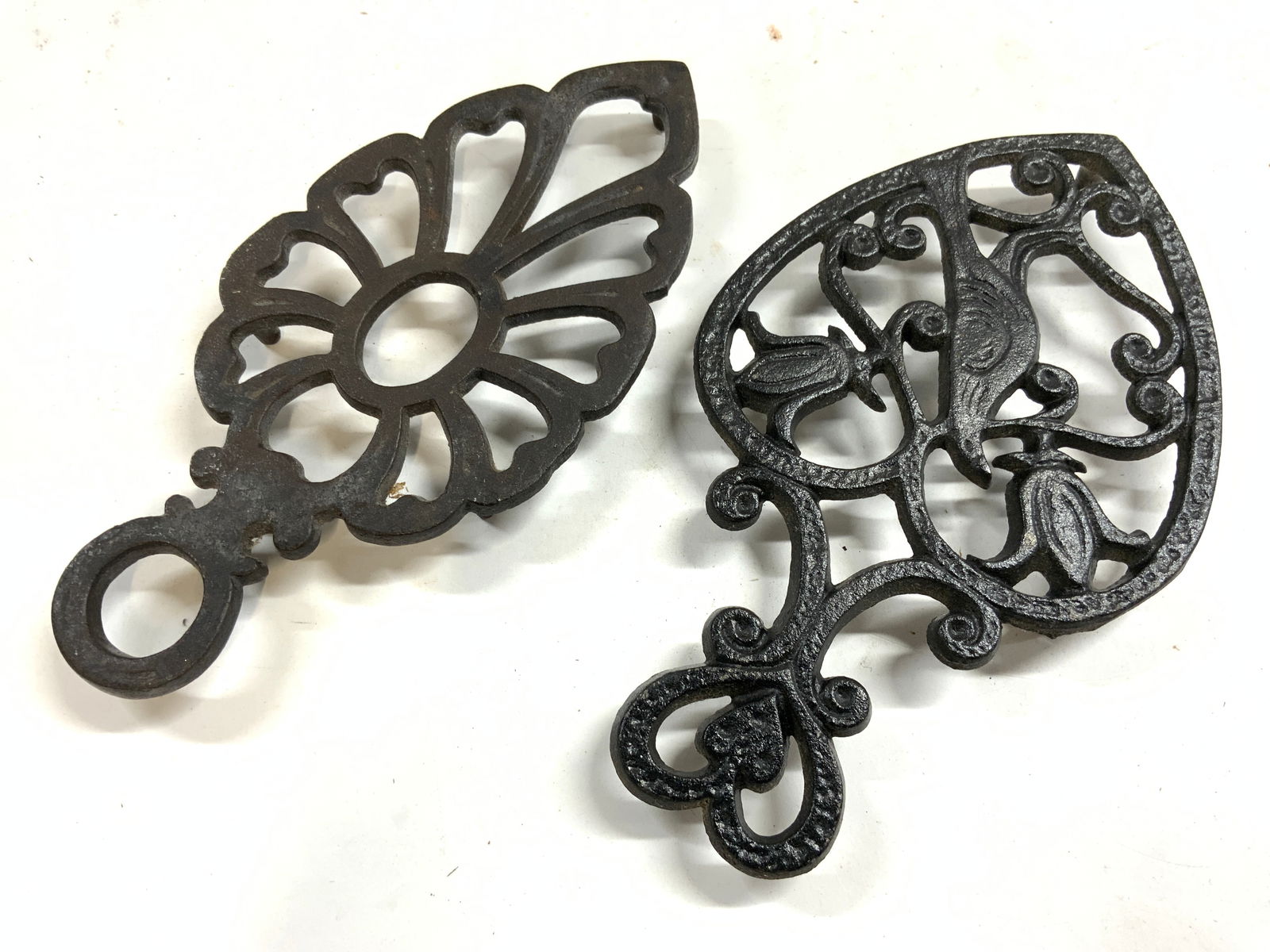 Lot 2 Antique Iron Trivets (1 of 6)