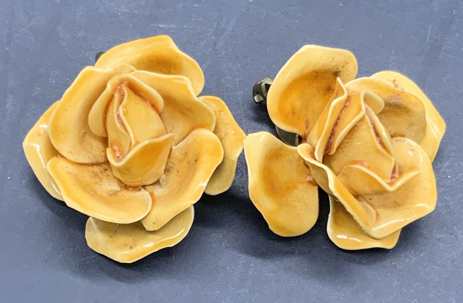 Vintage 3D Floral Clip On Earrings, Jewelry (1 of 8)