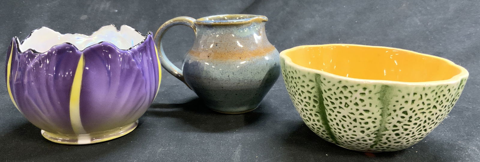 Lot 3 Creamer Dish, Porc Vessel, & Melon Dish (1 of 8)