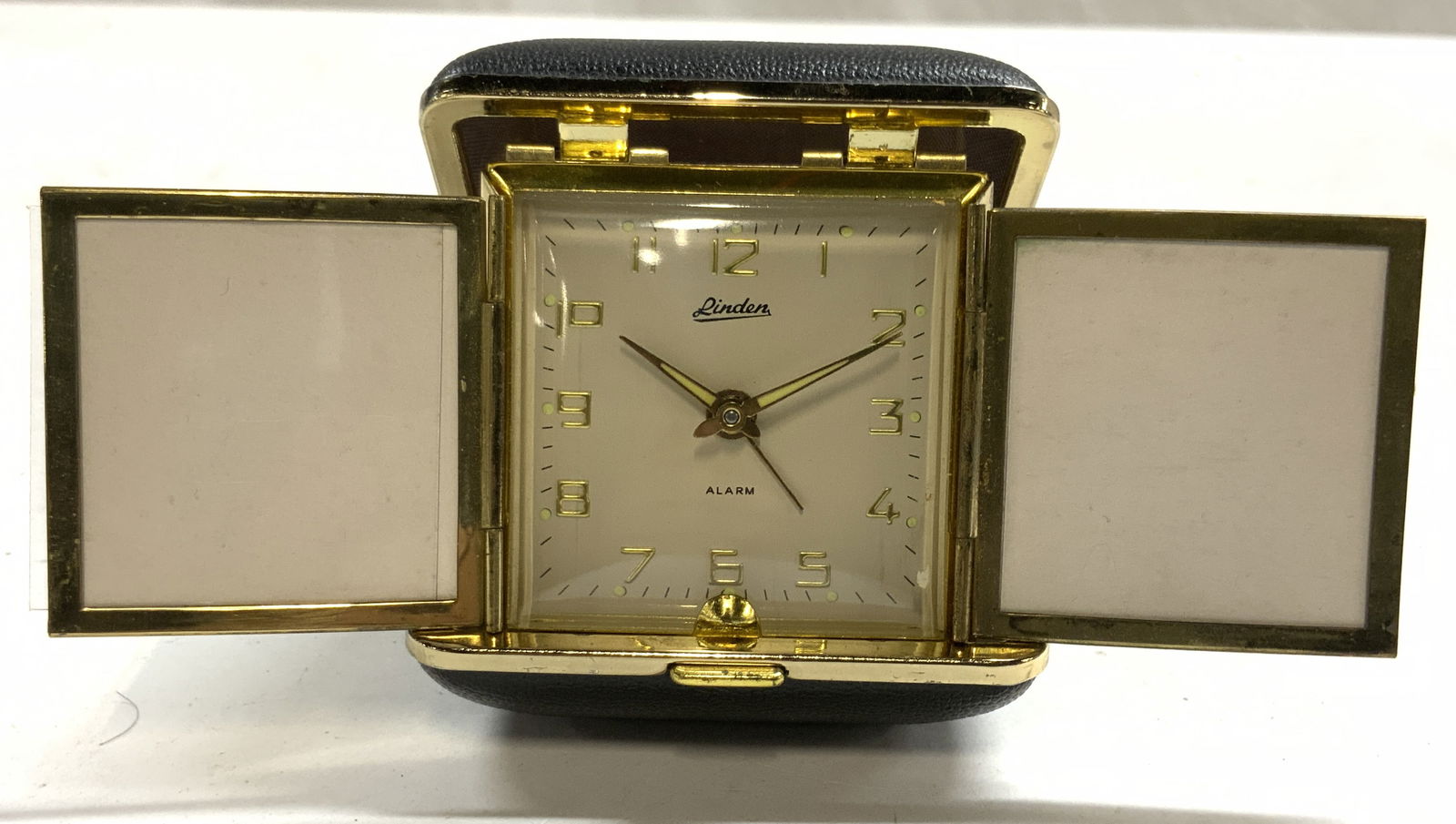 LINDEN Vntg Wind Up Travel Alarm Clock (1 of 7)
