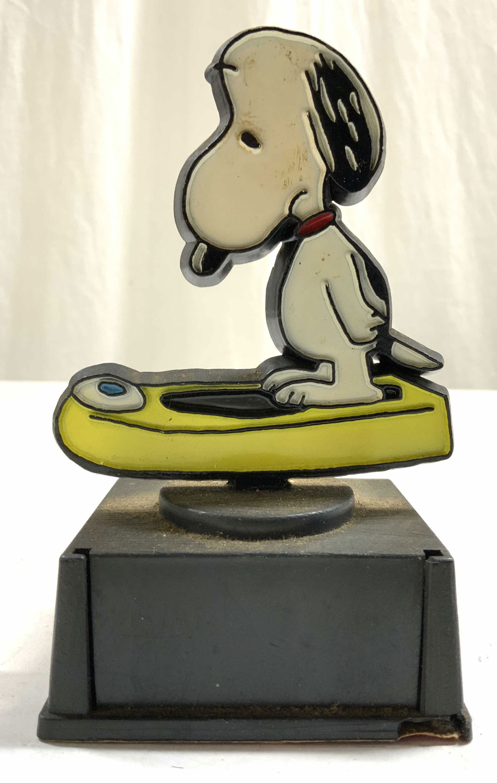 AVIVA Vntg PEANUTS Snoopy Trophy Collectible 1971 (1 of 6)