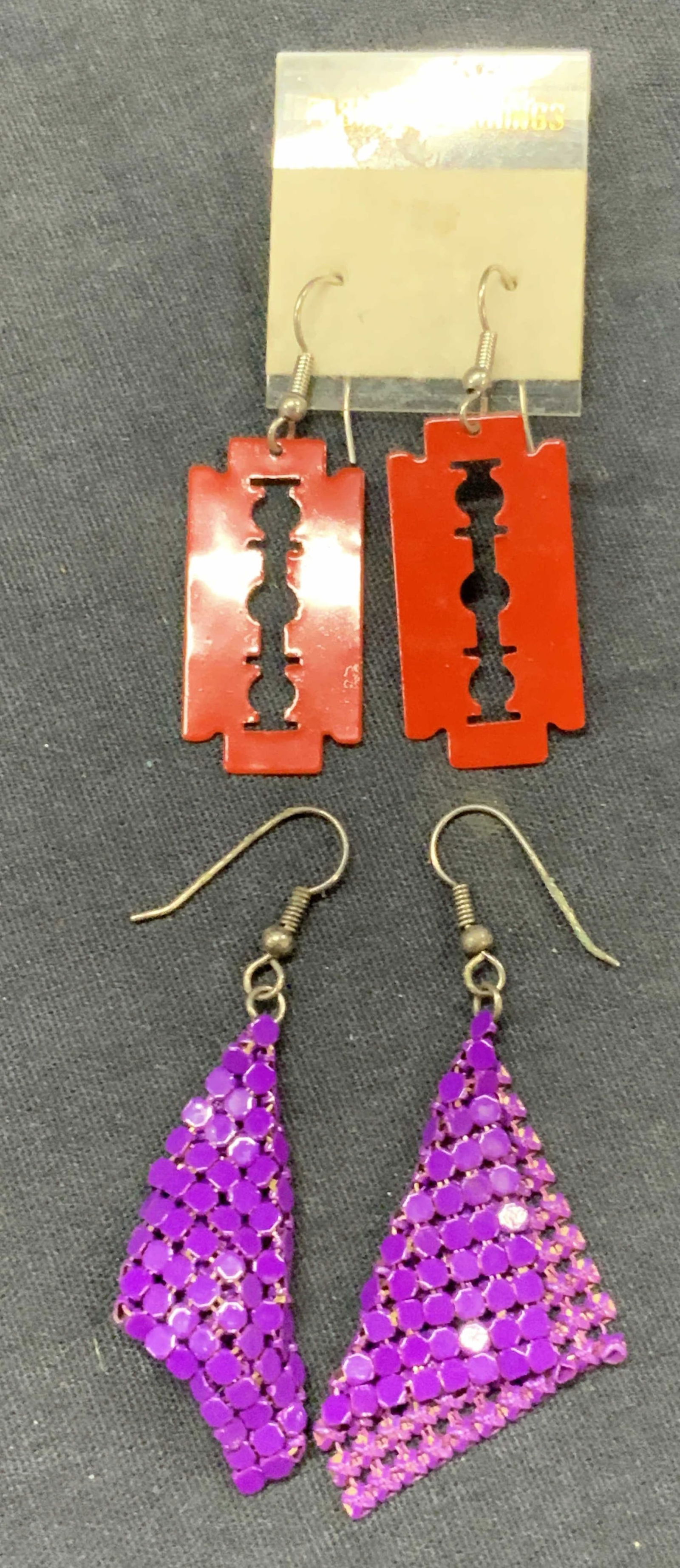 Lot 2 Retro Style Earrings (1 of 6)