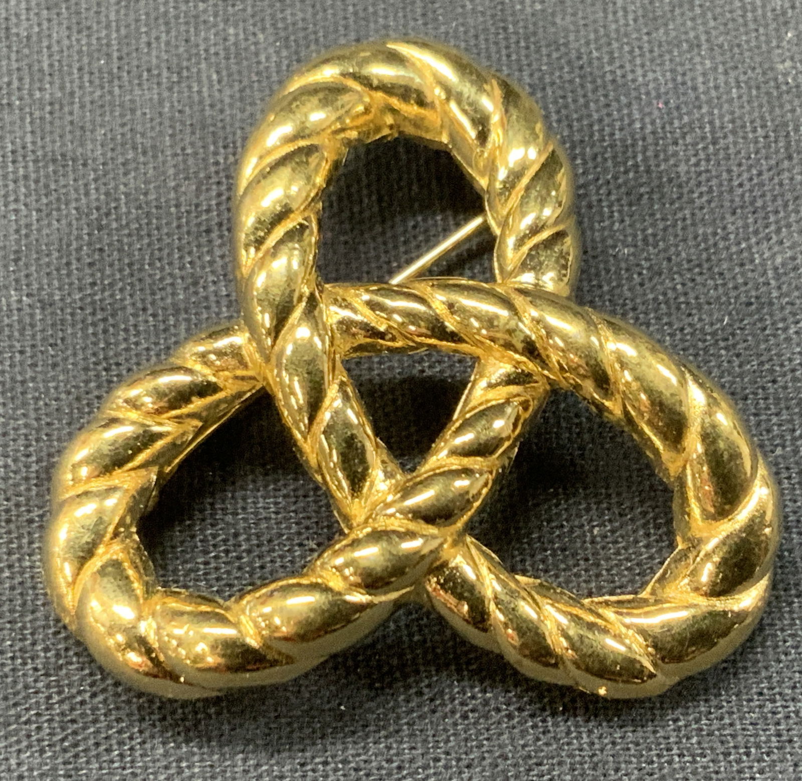 TRIFARI Gold Tnd Celtic Knot Brooch (1 of 5)