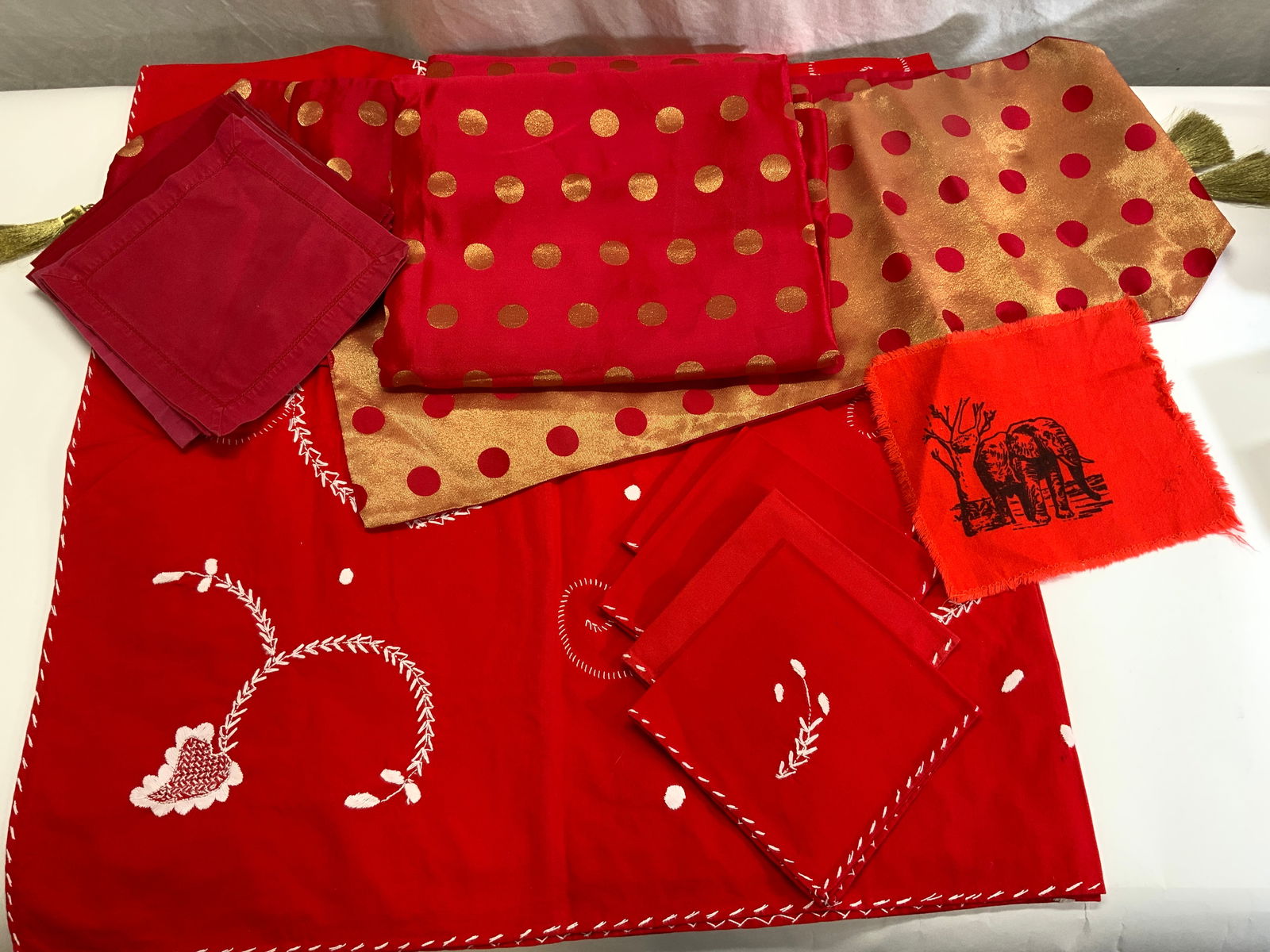 Tablecloth & Napkin Set, Polka Table Linens 16 (1 of 12)