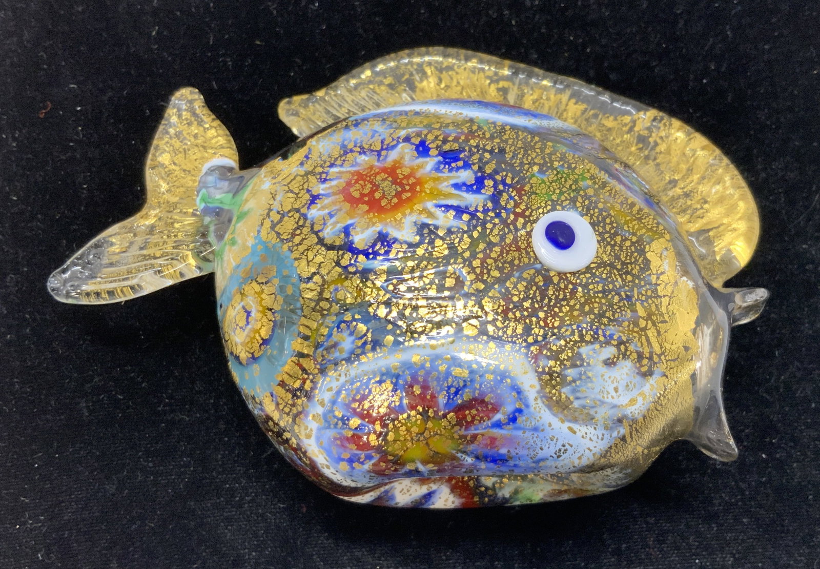 MURANO 24K Gold Fleck Blown Glass Fish Figural: MURANO glass fish figural, hand blown glass , coated with 24k gold flecks. Measures 4 in. Long x 3 in. Ht. Millefiori 24 k gold fleck MURANO fish figural, hand blown fish figural, made in Italy, MURAN