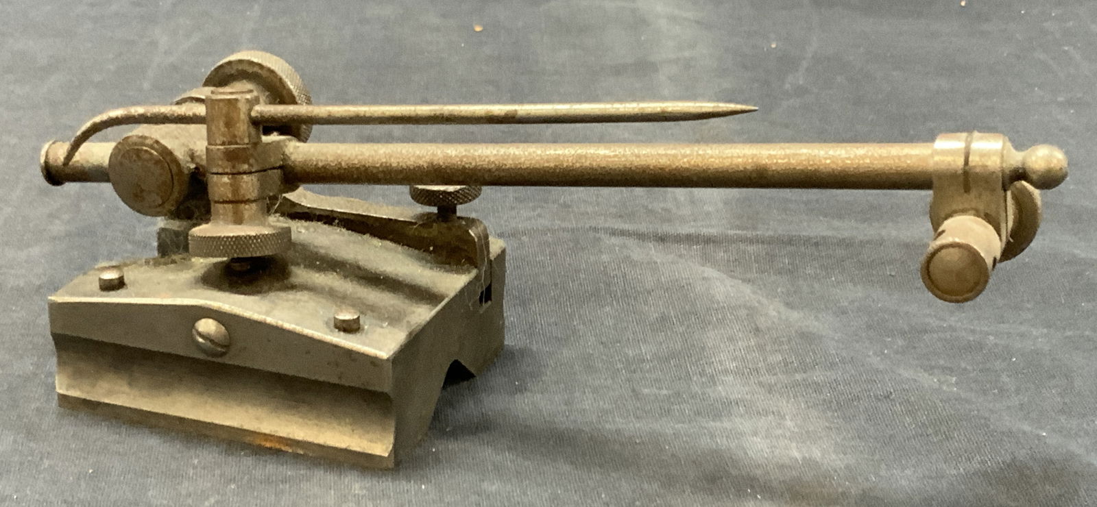 Iron & Metal Surface Pressure Gauge (1 of 7)