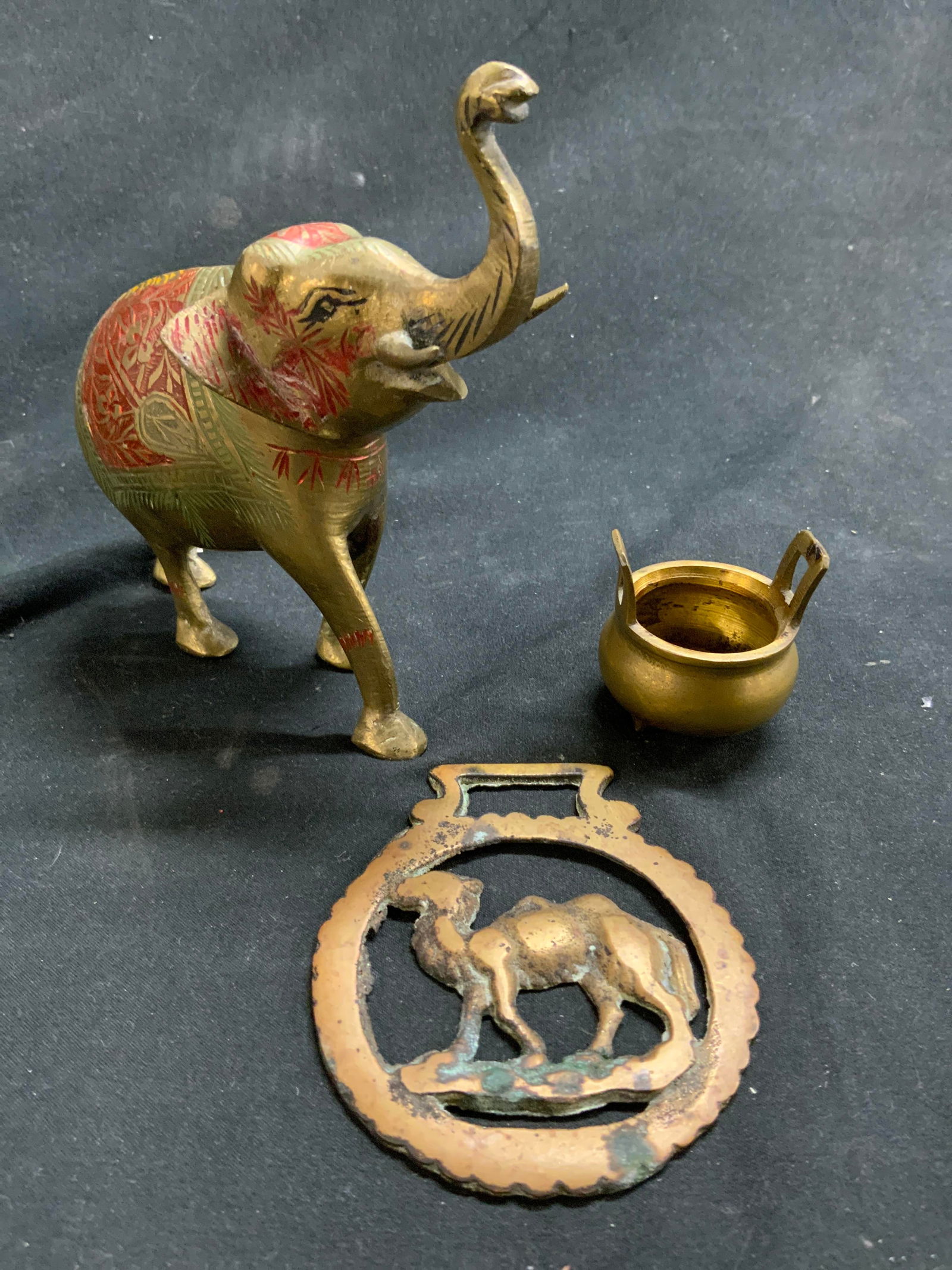 Lot 3 Brass Elephant Horse Harness Decor & Mini Pot (1 of 7)
