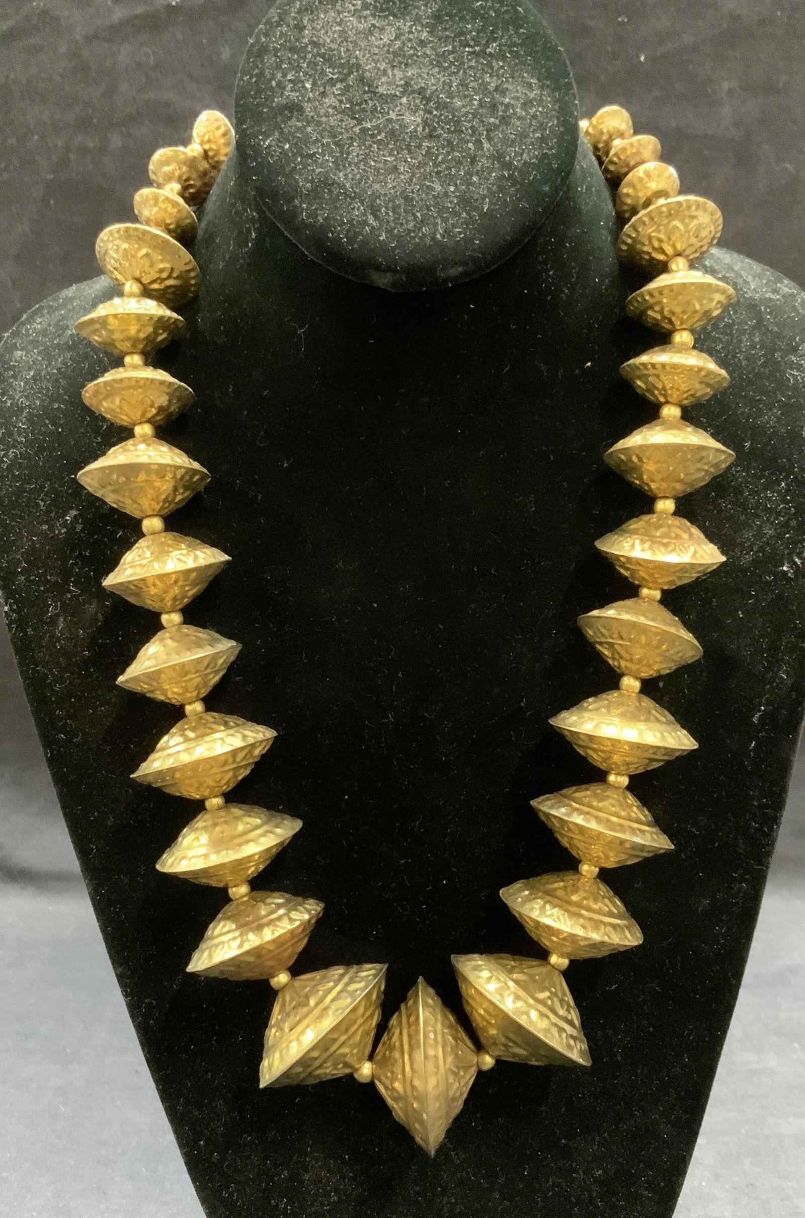 Vintage Gold Tone Chunky Beaded Necklace (1 of 6)
