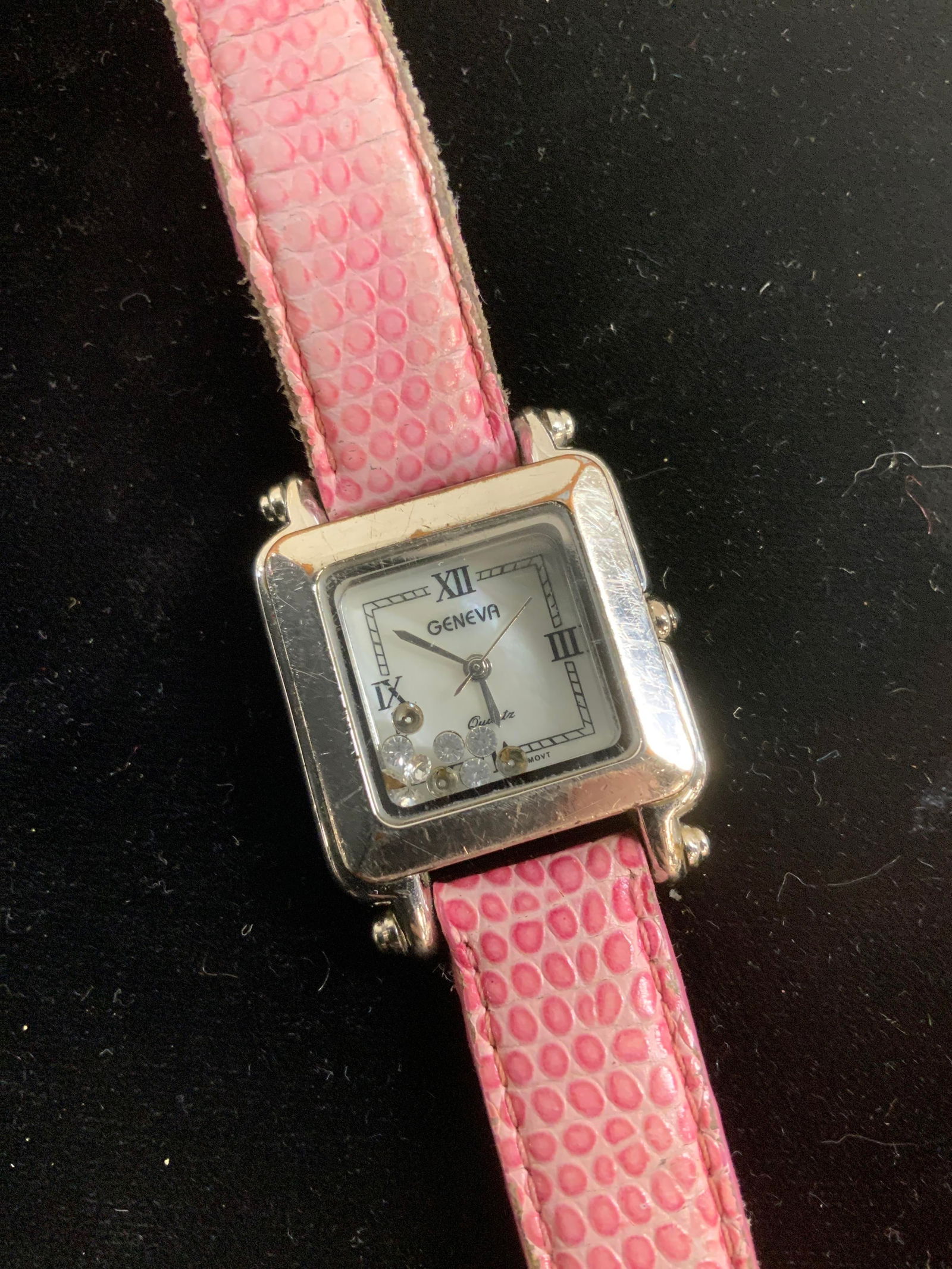 GENEVA MOP Wristwatch with Floating Crystals (1 of 7)