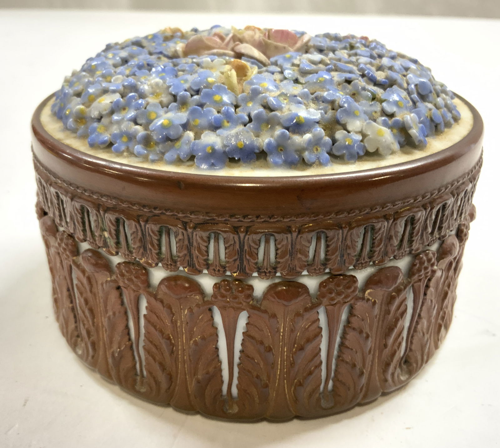 ELFINWARE Porc Keepsake Box W Lid GERMANY (1 of 7)