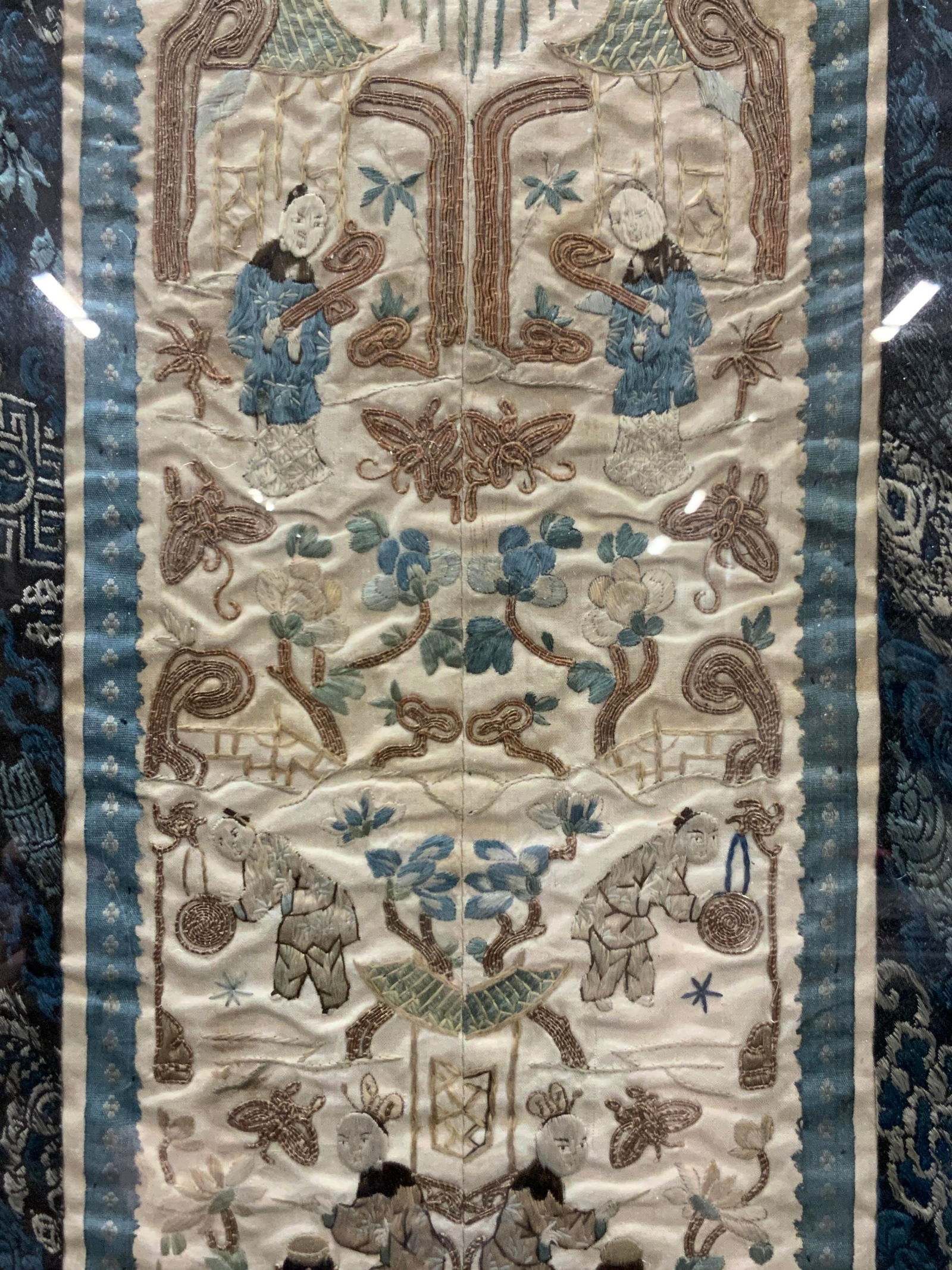 Vntg Embroidered Asian Textile Panel, Framed (1 of 8)