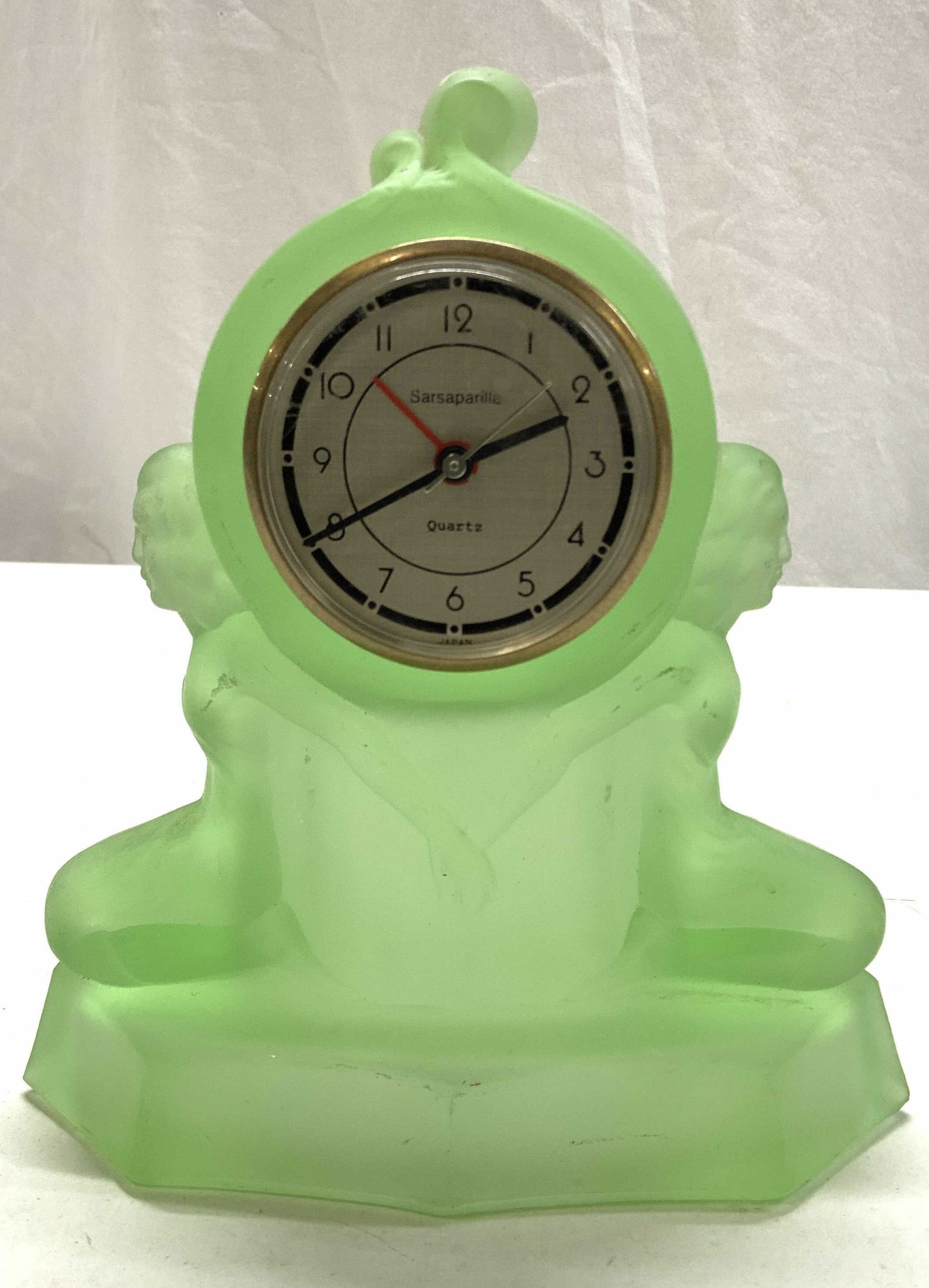 Sarsaparilla Art Deco Green Satin Glass Clock (1 of 6)